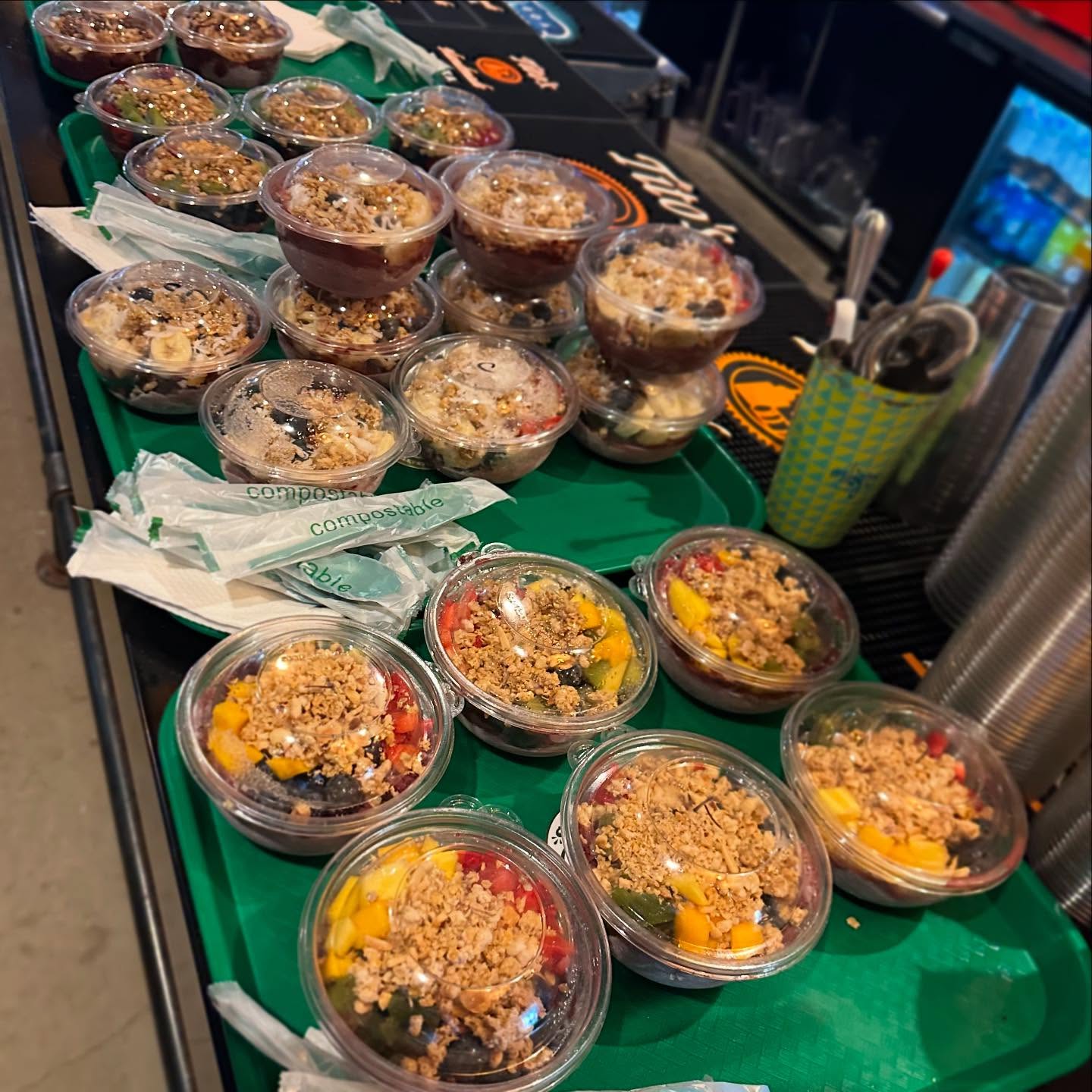 😋A Ç A Í B O W L S
📣Thank you Red Oak Compliance for having us cater your event this morning! 💬DM us if you would like us to cater your next event! @crossovertexas @thefieldhousetexas @skyesice @summerblendscafe
#skyesice #summerblends #summerblendscafe #acai #healthy #acaibowl #organic #yum #delicious #fresh #healthiswealth #healthyfood #healthyliving