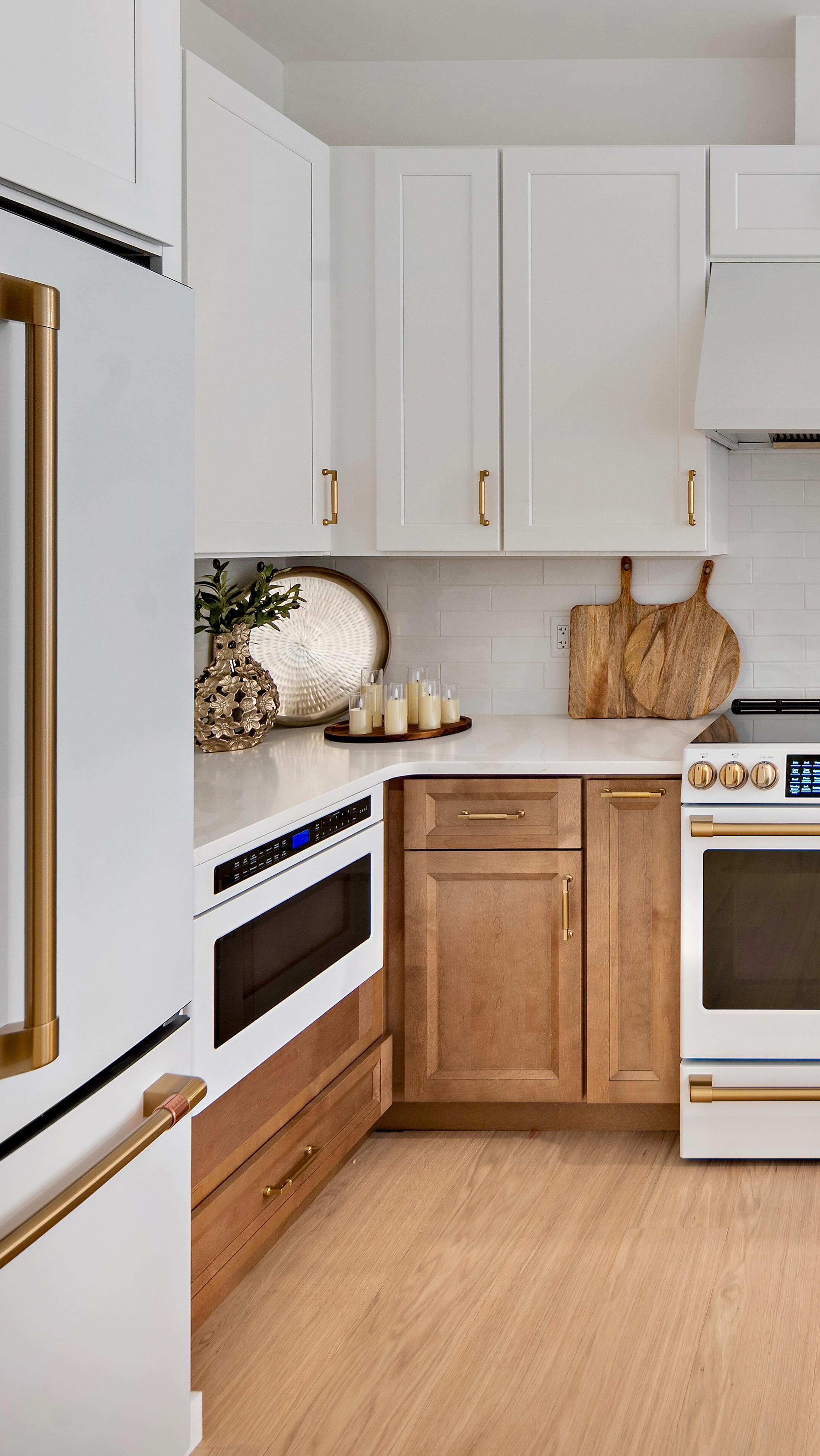 ✨Luxury Living Awaits at Majestic Mill Brook✨
High quality quartz countertops, GE Café Appliances, sleek shaker cabinets, contemporary island paneling and stunning bronze hardware define these BRAND NEW condos for sale at Majestic Mill Brook!
Designed and developed by @maggiorecos, this expectational residences are reaching completion.
📍1025 Massachusetts Ave, Arlington MA
Contact us today to snag your luxury residence before it’s too late!
📲 781.570.9007
✉️ Paul@TheSynergyREgroup.com
Link in bio for our official website!