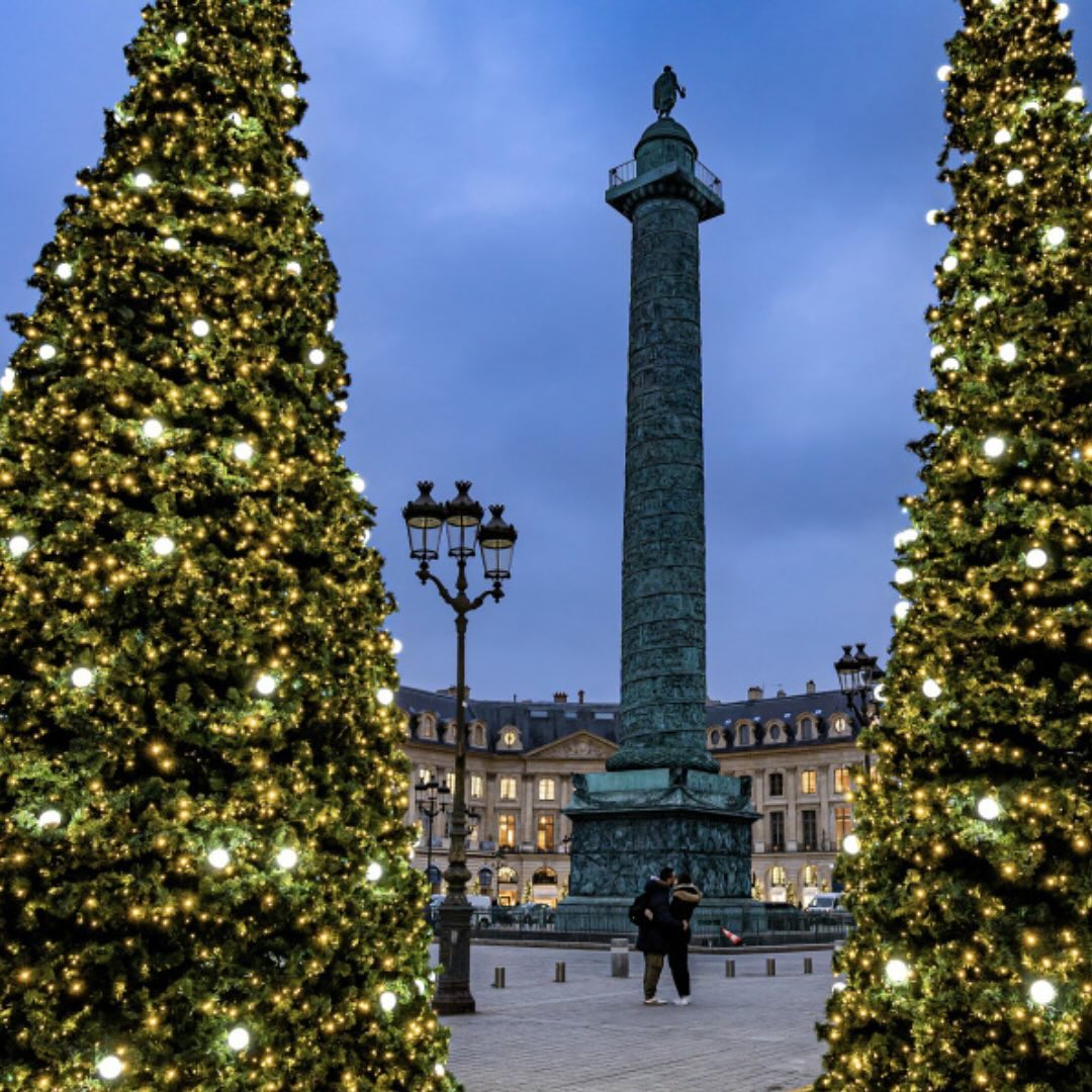 ✨un Noël à Paris
Au cœur de la magie et de l’élégance parisienne. Et bien sûr nous inviterons à notre table le chocolat, star des desserts pour une association d’exception avec Villa Martelle ! 🍫
#vilamartelle #paris