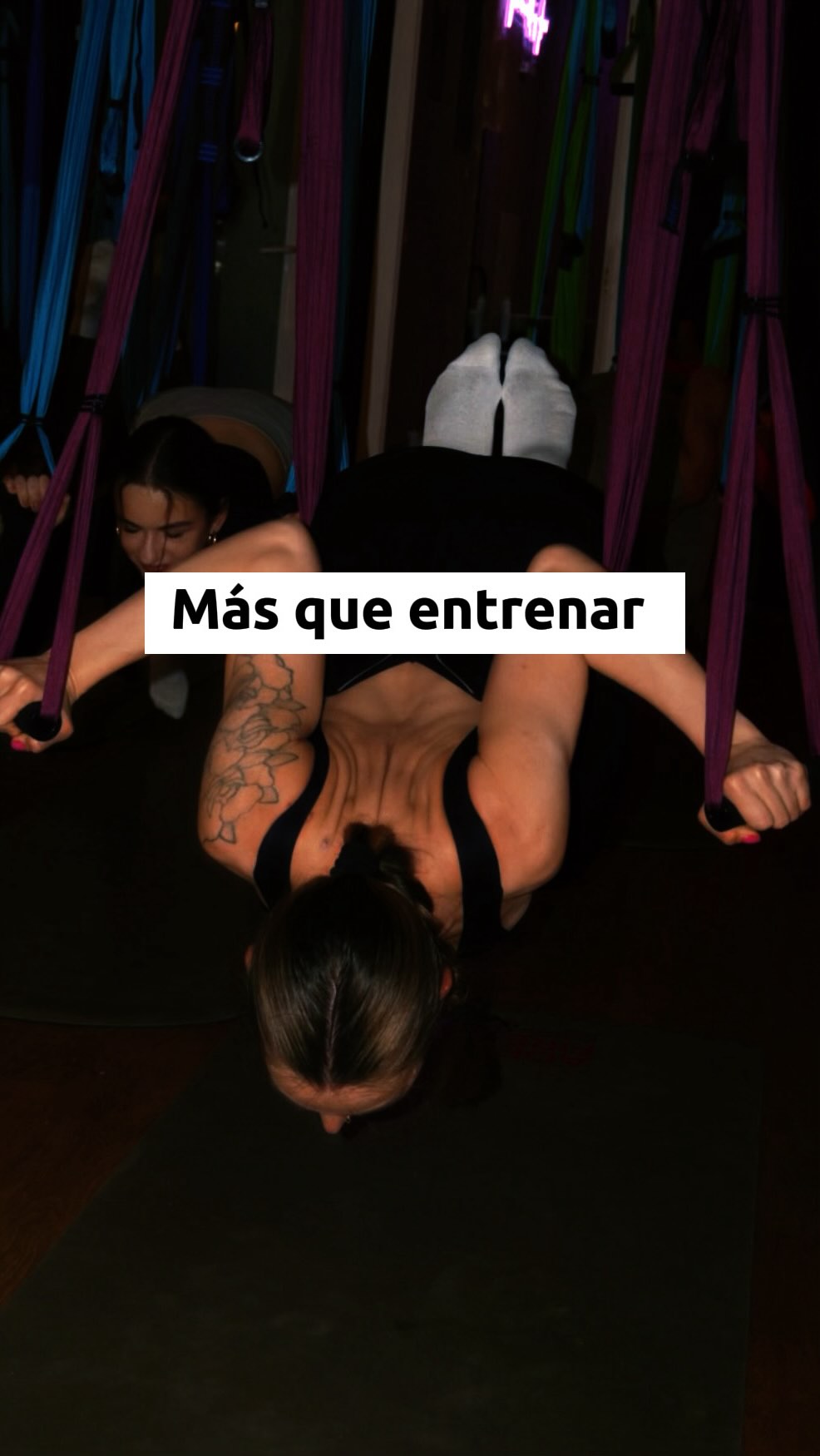 No es solo entrenar.
Es volver a ti.
Es sentirte fuerte.
Es rodearte de mujeres que te elevan.
ADF no es una clase.
Es un lugar donde todo cambia.💫
#pilatesstudio #valenciafitness #mindbodyconnection #pilatesvalencia #pilateslife