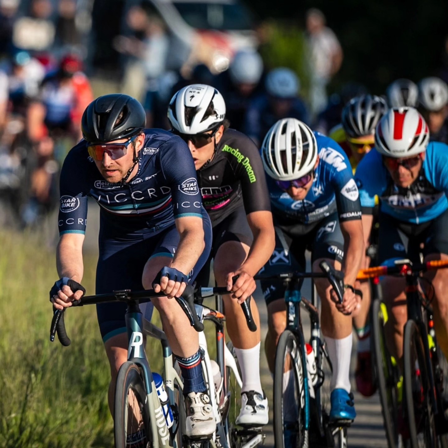 Suffering at our VICC Race Days now feels easier with our new nutrition partner @no_carbs_no_glory
Thanks for the support!
Next race May 25th!
#gofastturnleft #critracing #raceday
📸 @lars.eberhart