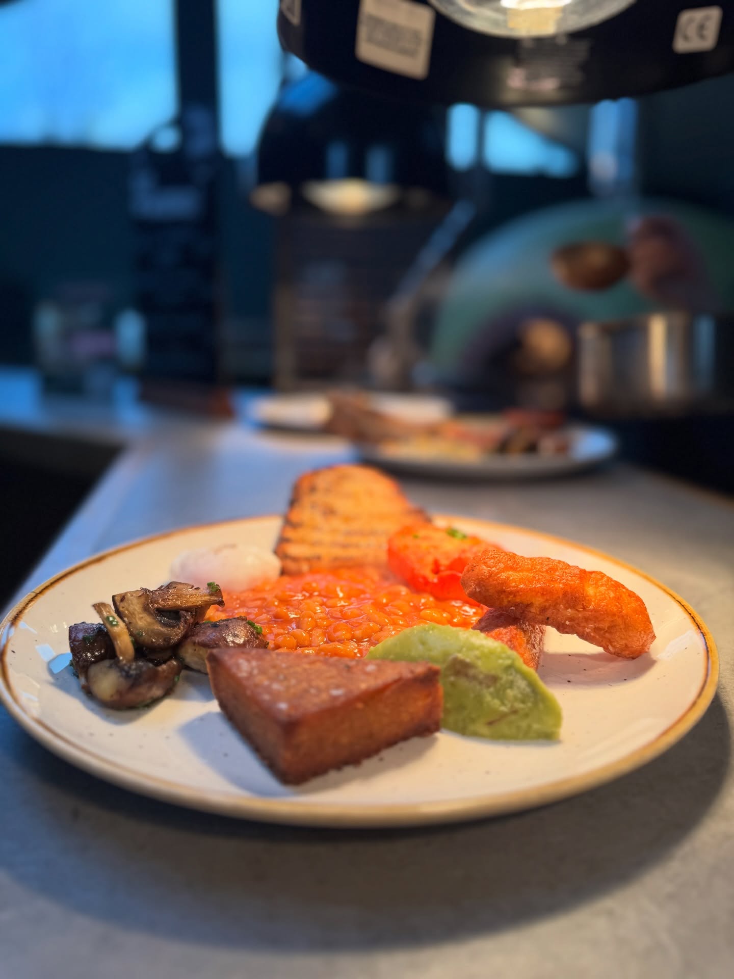 Have you made plans for the Bank Holiday Sunday yet? 👀
Why not start it the proper way… with a FULL ENGLISH 🍳🥓
Our breakfast meats come from our favourite local butcher, and we only use the best eggs – because Sundays deserve it.
We’re serving every Sunday from 8:00–11:30am, so gather your family and come hungry.
See you in the morning ☕️
@macburnhamfamilybutchers