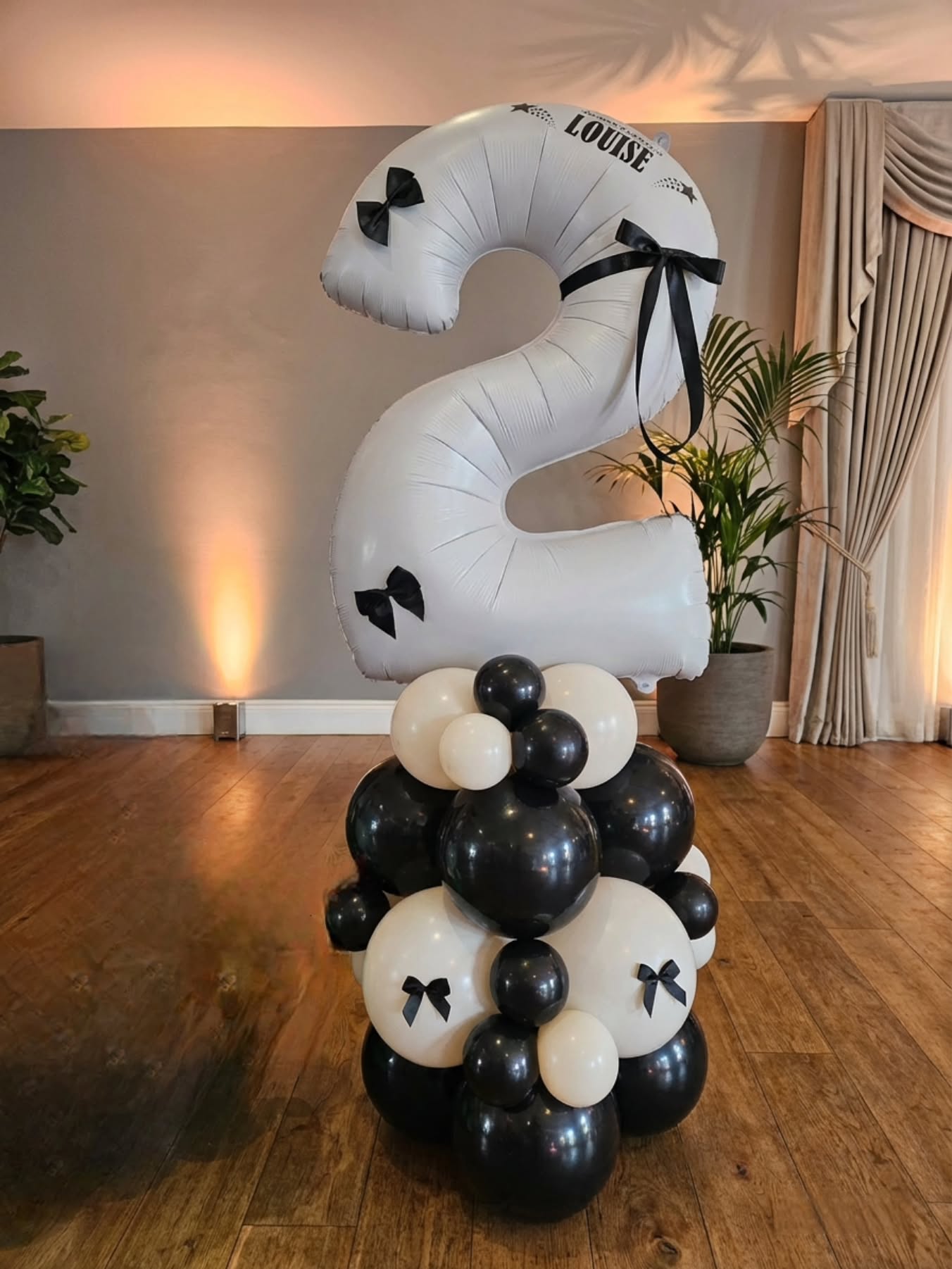 Our new Triple layer Airstack with Satin Bows , can be made in colour if your choice also can be personalised.
.
.
.
#triplebasenumberstack
#bows
#personalized
#birthday
#celebration