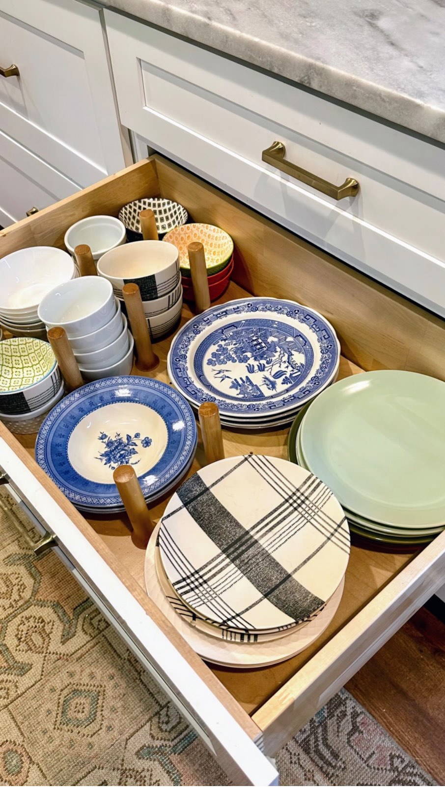 All things drawers ✨
From chaotic catch-alls to perfectly organized spaces, we turn drawers into systems that actually work for you! #professionalorganizer #homeorganization #drawerorganization #organizedhome #organizationhacks