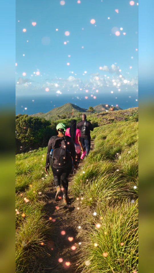 Road to Run in Paradise 2026
Week 1, Day 4
Recovery Hike Sunday
2.5 miles
#RoadtoRuninParadise #antiguaandbarbuda #RunwithKev #ActiveRecovery #Kreativefitness