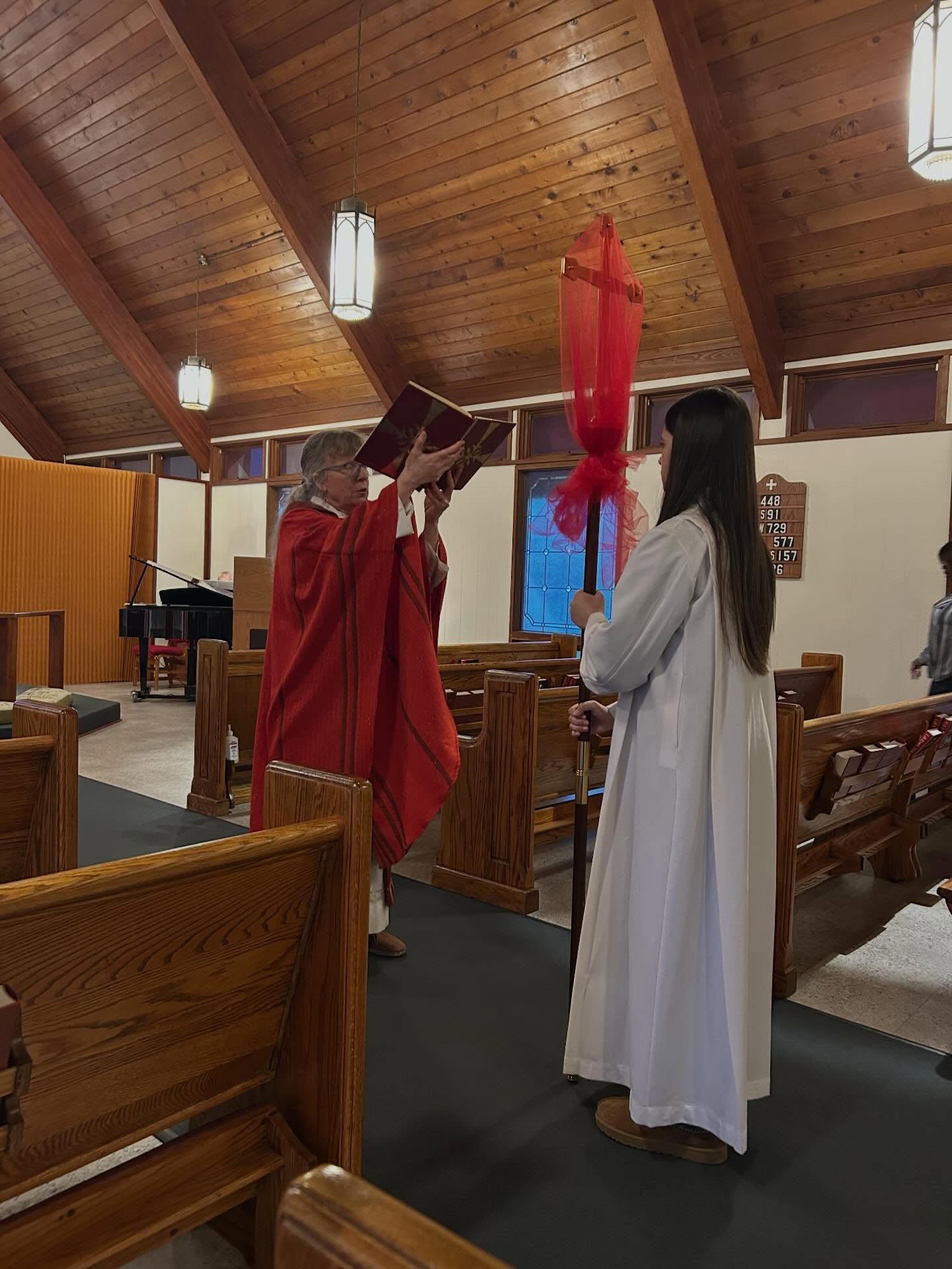 Holy Week at Sharon Chapel — from the solemnity of Holy Thursday to the joy of Easter morning. Thank you to everyone who gathered, prayed, and walked this journey together. In the middle of life’s noise, Holy Week reminded us again: there is always space to pause, to grieve, and to be made new. An extra special thanks to those who made it to St. Luke’s for Easter Vigil to welcome our newest Episcopalians to All Saints.