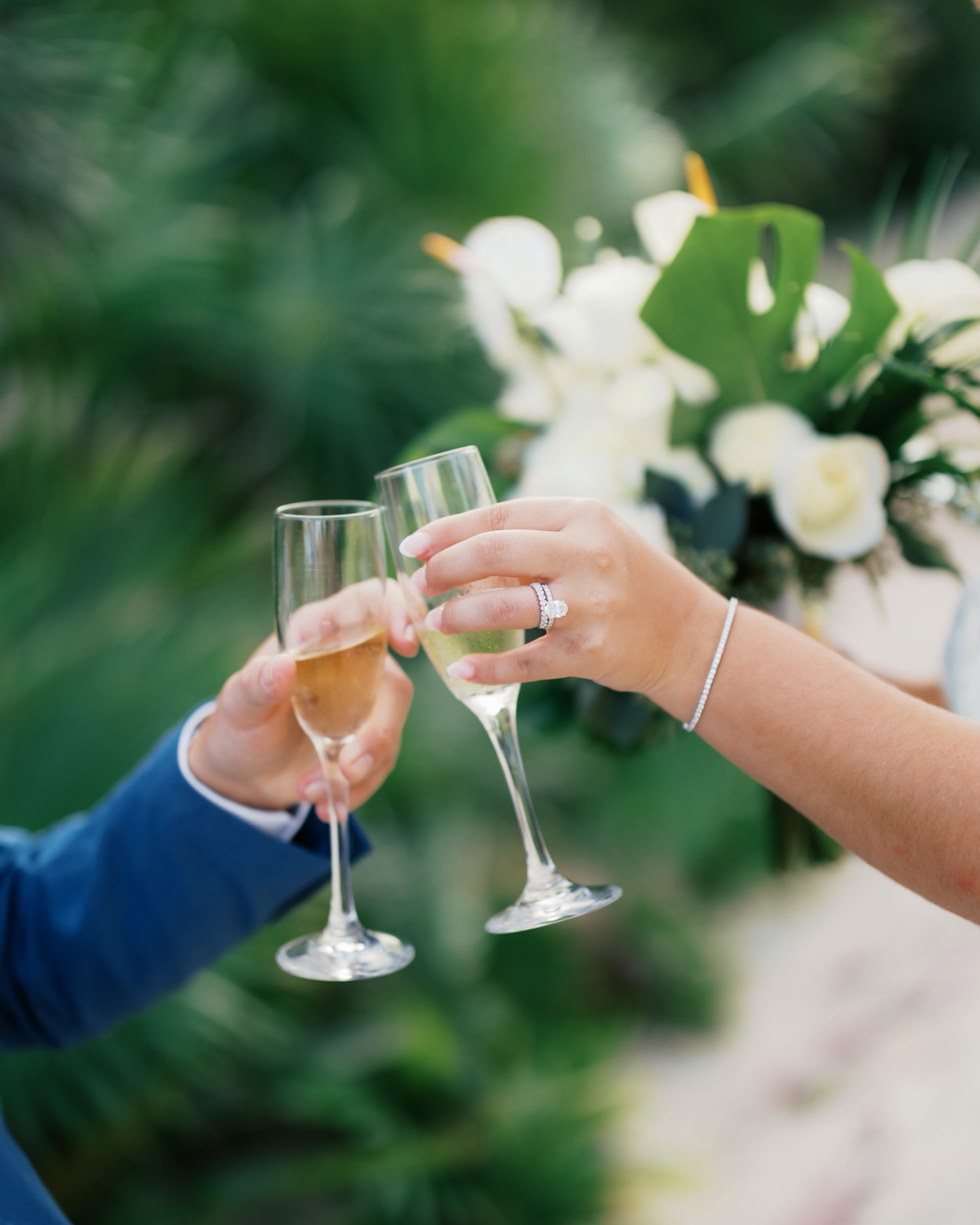 Consider this your sign to celebrate your wedding day with ocean air and sunshine… and take me with you 🤭
It’s feeling a lot like spring these days in NC, and the warm weather has me reliving this stunning Cancun wedding day. Spending the weekend with Emily, David and their friends and family last fall was the sweetest way to conclude my 2025 wedding season! Truly a joy to be a part of 🌴