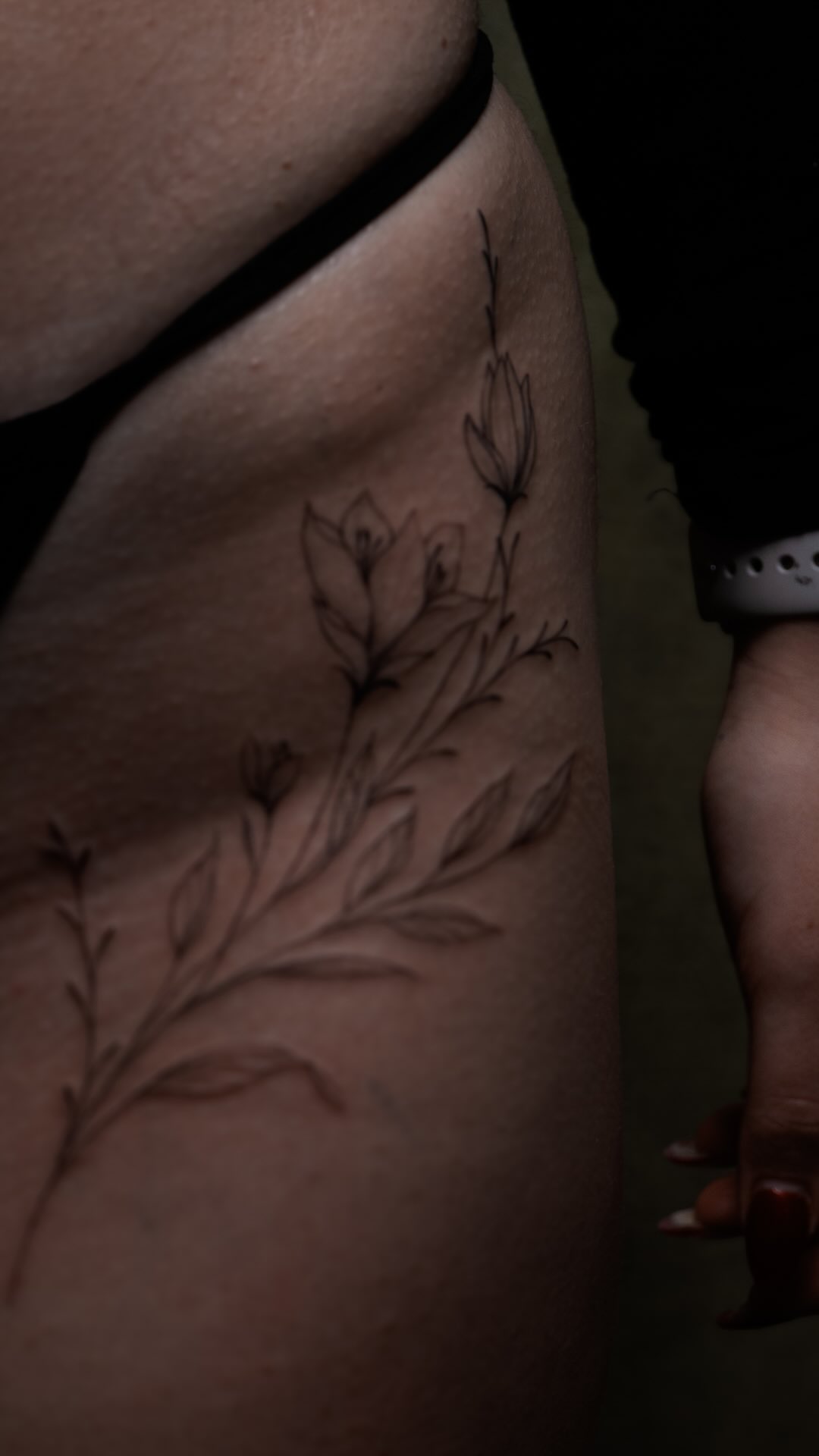 Každé tetování začíná inspirativní myšlenkou.
Pečlivá práce, pozornost k detailu a proměním tvou vizi v krásný kousek, který vydrží celý život.
Chceš, aby tvá představa ožila? Domluv si svůj termín ještě dnes.
🇬🇧
Every tattoo starts with a vision.
Careful work, attention to detail, and we can turn your idea into art that lasts a lifetime.
Want to bring your vision to life? Book your session today.