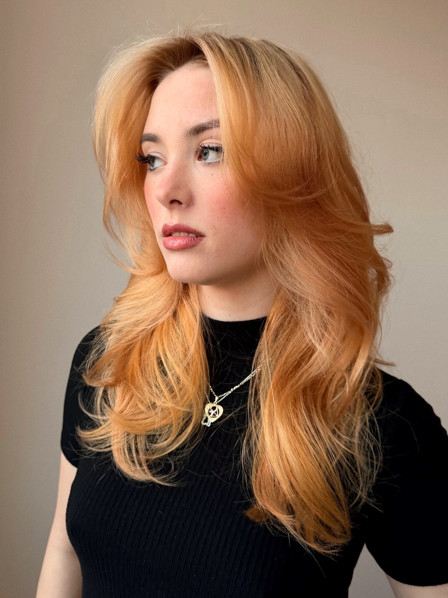 Neuvěřitelný lesk a vlasy, které jsou po barvení zdravější než před ním.💥 @tylmarty vyzkoušel absolutní novinku SUPERNATURAL COLOR na rostlinném základu od @wellaczsk a ten výsledek? Dokonalá 🍑