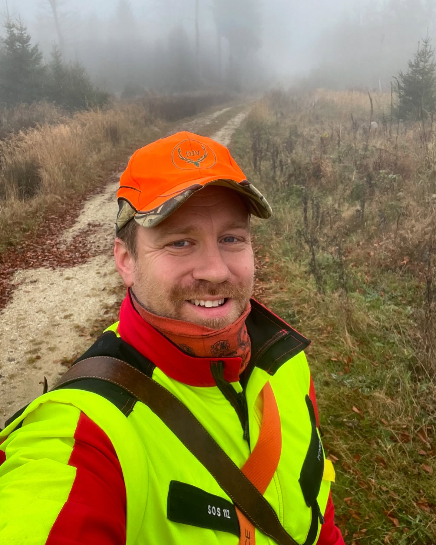 Waidmannsheil 🍀
Häufig werd ich gefragt warum ich jagen gehe….Ein Grund seht ihr hier. Die Gewinnung eines bzw. mehrerer wertvoller Produkte. Nebenbei noch deutlich CO 2 reduzierter und nährstoffreicher als Fleisch aus der Industrie.
Die Verarbeitung des selbst erlegten ist immer etwas besonderes und lässt mich zumindest das Fleisch noch immer mit einem anderen besseren Gefühl essen und vertreten. 🍀📯🦌🐗🥩
#waldfleisch #wildfleisch #wildfleischbesterqualität #rehwild #schwarzwild #rotwild #wildbret #jagenistmehralsnurschießen #jagd #jagenisteinepassion #wildgenuss