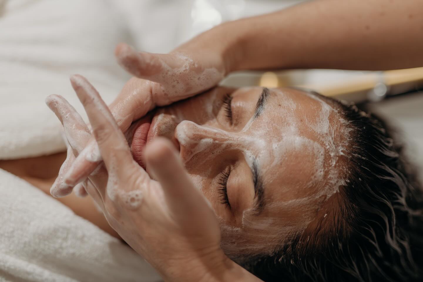 Rose Peptide’s are a key ingredient and powerhouse in our Rose Quarts Spa Facial. Peptides are infused into the skin leaving a youthful dewy appearance - plump hydrated skin for days! 🤍