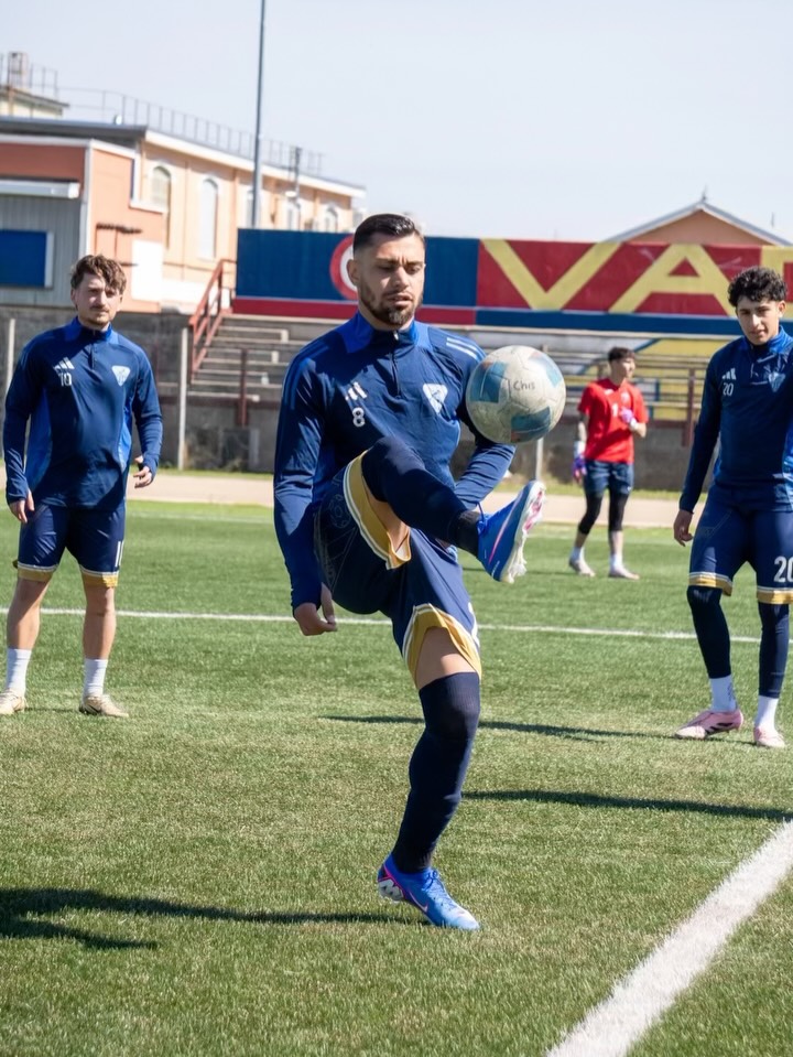 Scegli il tuo sticker! 😜
#wearechisola