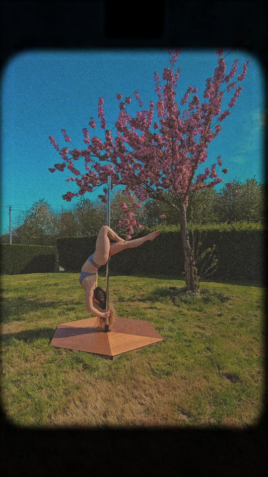 Semaines révisions en vue 🌸
Pas de combo, ces 2 prochaines semaines sont dédiées aux figures vues en cours dernièrement ☀️
#revisions #shootingpole #springvibes #poledance #mermaidpolevitré