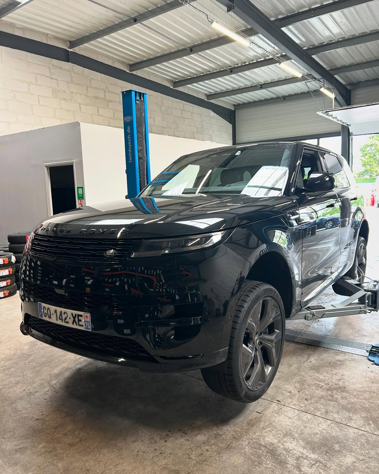 RANGE ROVER AUTOBIOGRAPHY
285/40 R23 CONTISPORTCONTACT
#rangerover #rangeroversport #rangeroverautobiography