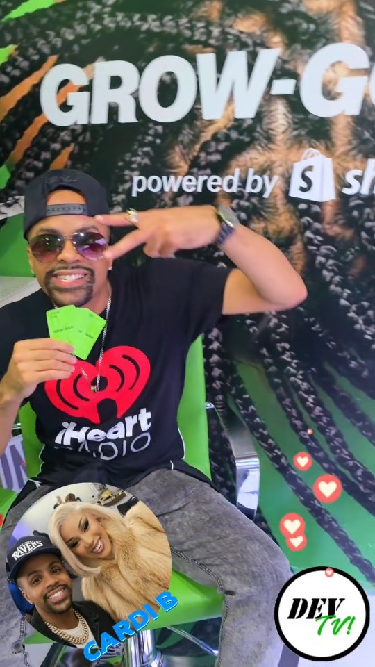 📣 #DevTVExclusive! 🔥 Coast to coast, just know we'll always show up for you boo @iamcardib 😅 Was very happy to see #Baltimore hold it down! 🔥🎙🎬 Keep it locked! 🥂 #DevTV! 🖥 #YeahManISeeEverything! 👀