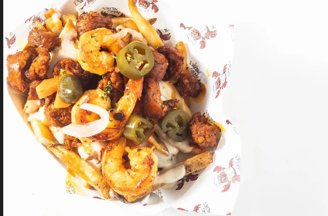 #angryisgood #jceats #theheights #supportsmallbusiness #seafoodlover
Shrimp & Chorizo Poutine Fries with spicy aioli & pickled jalapeños