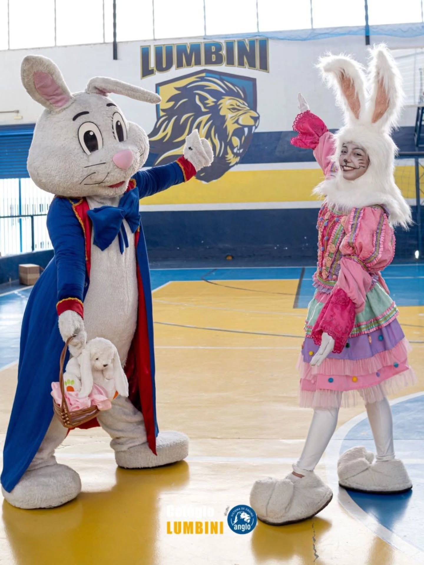 🐰 AINDA SOBRE A NOSSA GINCANA DE PÁSCOA
A semana foi cheia de alegria por aqui. A gincana de Páscoa trouxe momentos de muita diversão, brincadeiras e a visita especial dos coelhinhos, que encantaram nossas crianças.
Foi um dia leve, feliz e cheio de energia boa, daqueles que fazem a infância ser ainda mais especial.
Aqui no Lumbini, aprender e sorrir caminham sempre juntos. 💙