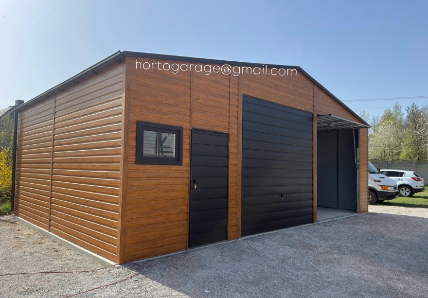 Wir präsentieren unsere Garage.
🚪🔩Konstruktion:
Stahlskelett aus geschlossenen Profilen, verkleidet mit holzähnlichem Blech,Satteldach.
Farbe:
Gold-Eiche + schwarze Elemente.
📏Abmessungen:
📐7 m breit, 📐7 m lang,📐 6 m hoch.
✅Vorteile:
Langlebigkeit, Witterungsbeständigkeit, modernes Aussehen, viel Platz.
🚗🧰🎿Nutzung:
Garage für 2 Autos, Werkstatt oder Abstellraum.
💻📲👨💻 eine ähnliche Garage oder andere Details wünschen, mailen Sie hortogarage@gmail.com, gehen Sie auf den Link in der Bio oder rufen Sie an
📞 +49 177 4242452
📞 +49 152 246 74 361