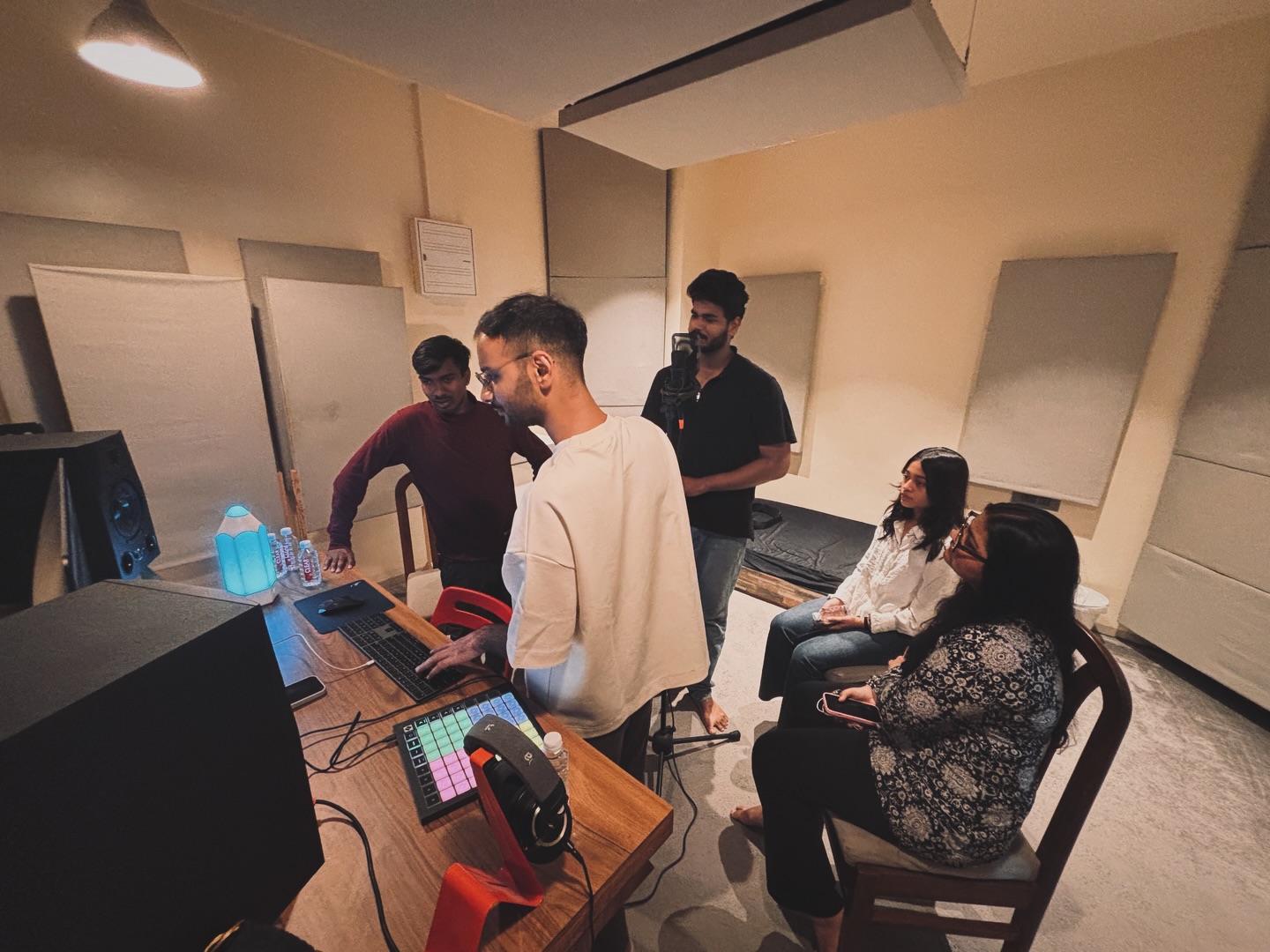 What started as an open house turned into a room full of energy, questions, and first steps into music.
Watching people experience the studio, try DJing, and see how a track comes alive is exactly why we do what we do.
This is just the beginning.
📍 #musicislife by rishe
DM “OH” to be part of the next batch.