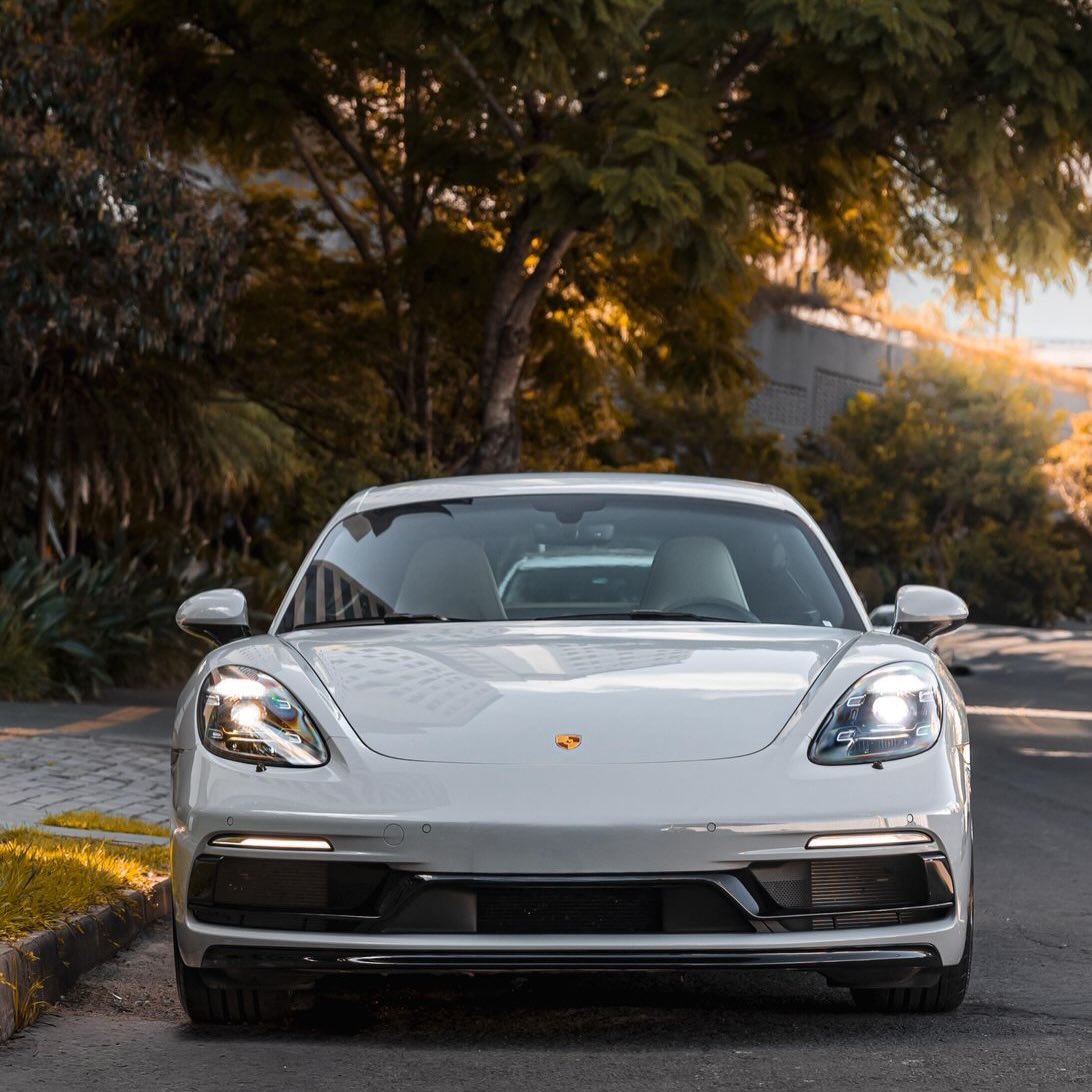 PORSCHE 718 CAYMAN STYLE 2.0T
2024
7.000KM
pneus top
manual do proprietário
IPVA 2026 PAGO
VALOR R$ 550.000,00