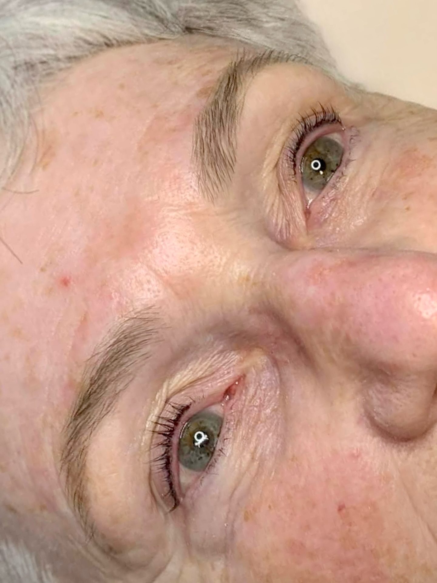 🔊Tell a friend with shorter lashes they can get results too!!!
We often hear- “I think my lashes might be too short for a lift…” and we say- “Your lashes are often longer than you think !”
With over 20 different lash rods, we can choose a shape best suited to your lash length AND eye shape to help you have easier mornings! Ditch the mascara, and try a Lash Lift & Tint😍
🌟Pro Tip: Add a Brow Wax & Tint to your service for a face framing, standout look 👏🏻
Beautiful work by Courtney❤️