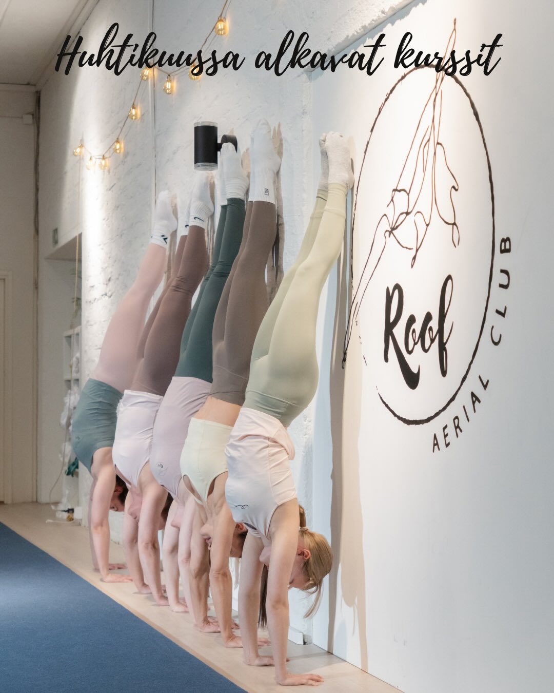 Huhtikuussa Roofilla alkaa rengastrapetsin, käsilläseisonnan ja tankotanssin alkeiskurssit! ☀️ Vielä ehdit ottaa ennen kesää uuden hauskan ja tehokkaan lajin haltuun! 💪🤩
☀️Rengastrapetsin alkeet 5 x kurssi
Pe klo 18.30-19.30
(17.4.-15.5.)
Ohjaajana Sanni Sarlin
Hinta 75€
Rengastrapetsin alkeiskurssilla tehdään akrobaattisia liikkeitä katosta roikkuvalla renkaalla. Rengastrapetsilla harjoittelu on hauskaa ja erittäin tehokasta, koko kehoa vahvistavaa treeniä. Rengastrapetsin alkeiskurssilla harjoitellaan nousuja renkaalle sekä helppoja asentoja ja pyörähdyksiä. Kurssilla tehdään myös liikkeitä pää ylösalaisin.
Viiden kerran kurssilla saat hyvän startin lajiin ja voit jatkaa harrastusta 1 tason tunneilla.
☀️Käsilläseisonnan alkeet 5x kurssi
Ti klo 18.15-19.15
(21.4.-19.5.)
Ohjaajana Annika Koljonen
Hinta 75€
Käsilläseisonnan alkeiskurssilla harjoitellaan käsilläseisonnan perusteita sekä ergonomista käsilläseisonta-asentoa. Kurssilla tehdään myös lajille ominaisia voima-ja liikkuvuusharjoitteita sekä päälläseisontaa. Kurssilla edetään rauhalliseen tahtiin, mutta tarvittaessa ohjaaja antaa myös haastavampia harjoitteita. Kurssilla tehdään harjoitteita parin avustuksella, seinää vasten ja patjoja apuna käyttäen.
☀️Tankotanssin alkeet 5 x kurssi
ma klo 19.15-20.15
Ohjaajana Jerina Ferdani
(13.4.-11.5.)
Hinta 75€
Tankotanssin alkeiskurssi sopii aloittelijoille tai pitempään taukoa tankoilusta pitäneille harrastajille. Kurssilla harjoitellaan erilaisia pyörähdyksiä, asentoja tangolla sekä kokeillaan inverttiä eli pää ylösalaisin menoa. Tankotanssi on hauska harrastus, jonka voi aloittaa ilman aiempaa liikuntataustaa. Mukaan tarvitset shortsit, pitkät housut, topin, juomapullon sekä pienen pyyhkeen tangon pyyhkimistä varten. Kurssin jälkeen voit siirtyä treenaamaan tason 1 tunneille.
Ilmoittaudu mukaan Roofin app:in kautta, jonka löydät nimellä Roof Aerial Club App Storesta tai Play kaupasta. Voit käyttää myös selainversioita, joka löytyy bion linkkipuusta.
☀️ Tervetuloa mukaan! ☀️
📸: @takayamaproductions
#roofaerialclub #ilmaakrobatia #käsilläseisonta #tankotanssi