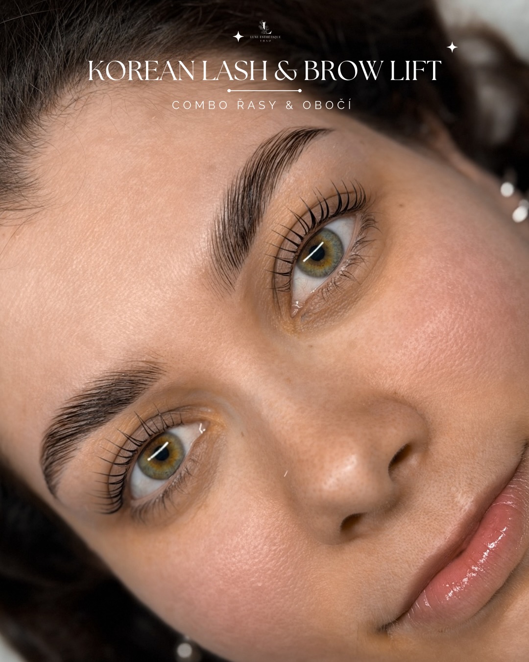 When both your lashes AND brows are on fleek
😍
Klientka si přála řasy nastylovat více do těchto hrotů. Taky se Vám to líbí? Stačí říct 🫶🏻
Obočí jsme nebarvili. Jen jsme ho zalaminovali, upravili tvar a trošku "prořezali" (protrhali i uvnitř obočí). Touto technikou dosáhneme jemnějšího efektu u hustšího a tmavšího obočí. Nebo tím vyrovnáme místa, kde se chloupky hodně shlukují.
✨ Brow Liftu se vůbec nemusíte bát. Přizpůsobíme ho Vašim požadavkům ☺️ Combo by Thao 🌷
Jak se Vám tohle combo líbí? Rezervujte si termín hned a tady 👀