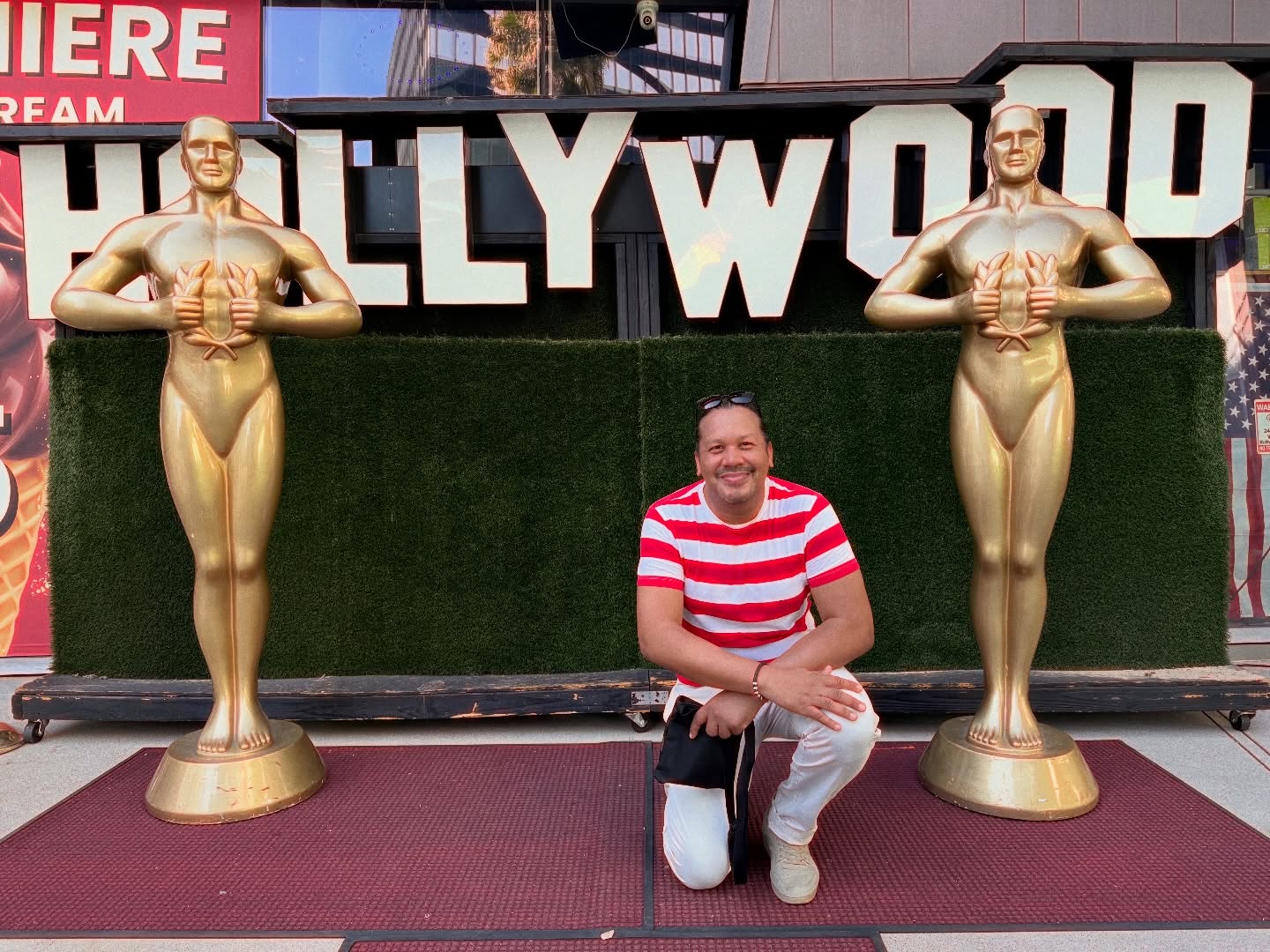 Back to Hollywood.. in Star Style⭐️ #Architecture #FullLength #Text #HumanRepresentation #People Representation WesternScript barnabyishere✨ HOLLYWOOD