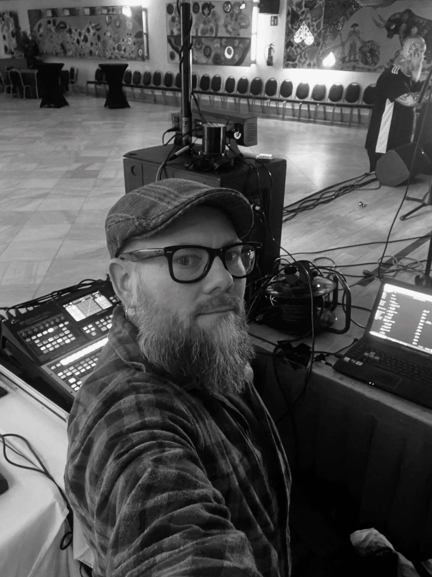There was something fun again this weekend 😃🎼
#musicproducer #mixing #livemix #audioengineering #liveshow