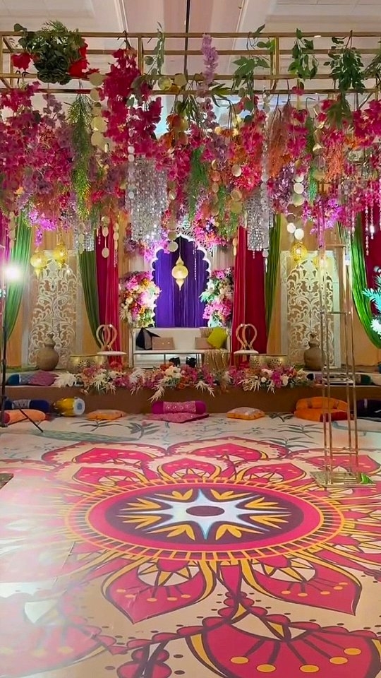 Royal Mehndi Backdrop
Decor: @rubysdecor
Video | photo: @qurratayunstudios
#mehndi #decor #wedding #hennanight #jaggo