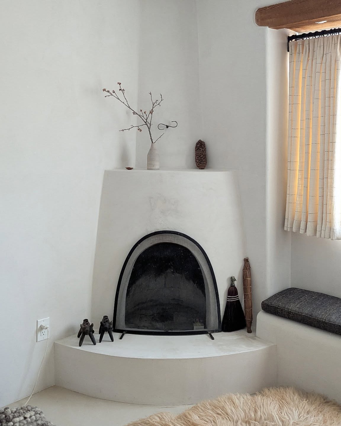 Always nice returning to a project to see the space decorated and lived in. This little casita is such a dream.
It was fun applying lime plaster walls and micro cement floors to this project.