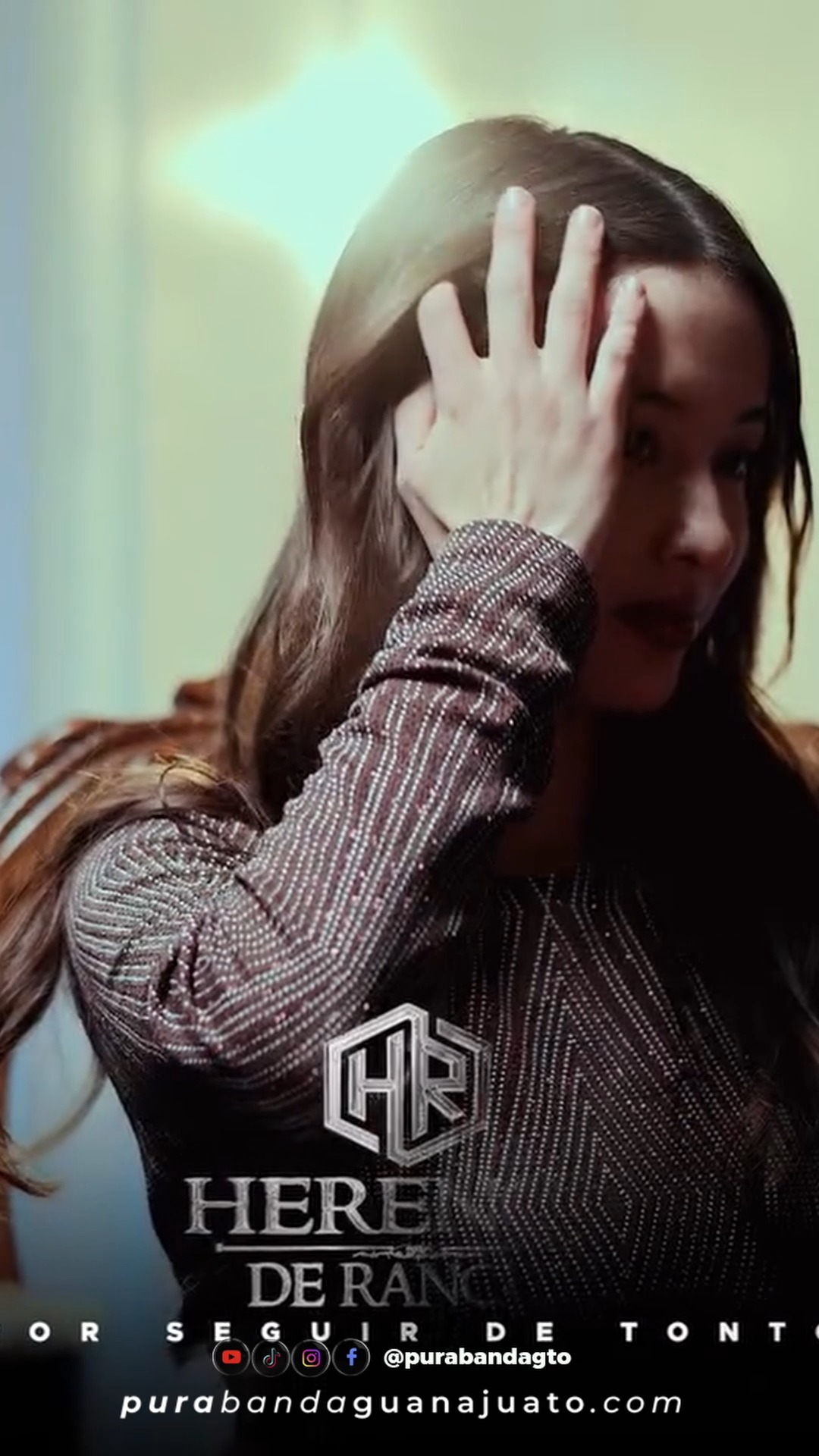 #Estreno 🎧 Esto es lo más nuevo de Herencia de Rancho tienes que ver y escuchar #PorSeguirDeTonto 📀🎼
📲 Descárgala gratis en https://www.purabandamx.com/descarga
#CalidadYTalentoDeGuanajuato #MusicaNueva #LoMásNuevo #HerenciaDeRancho #EsauPaz