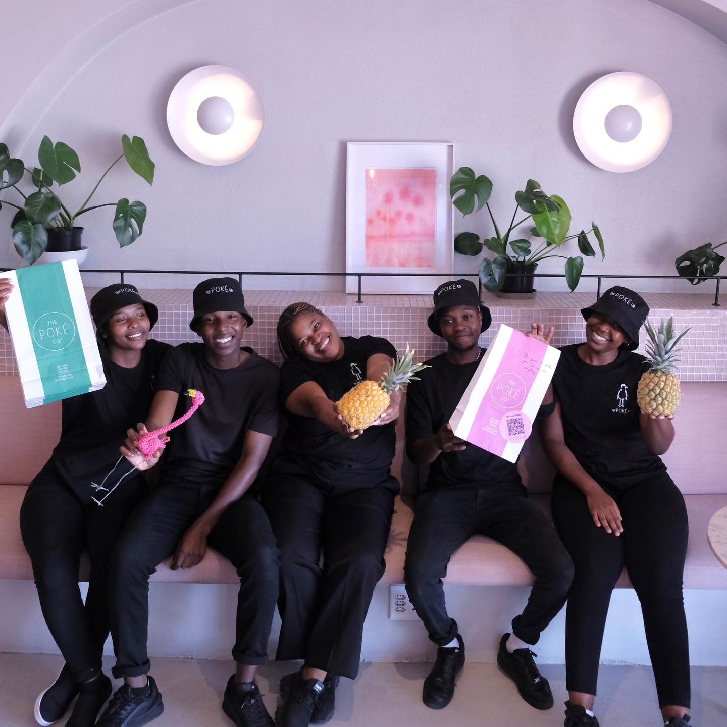 Easter Sunday, salty air & good company 🌊
Spend it with the ones you love, soaking up the sun and slow moments.✨