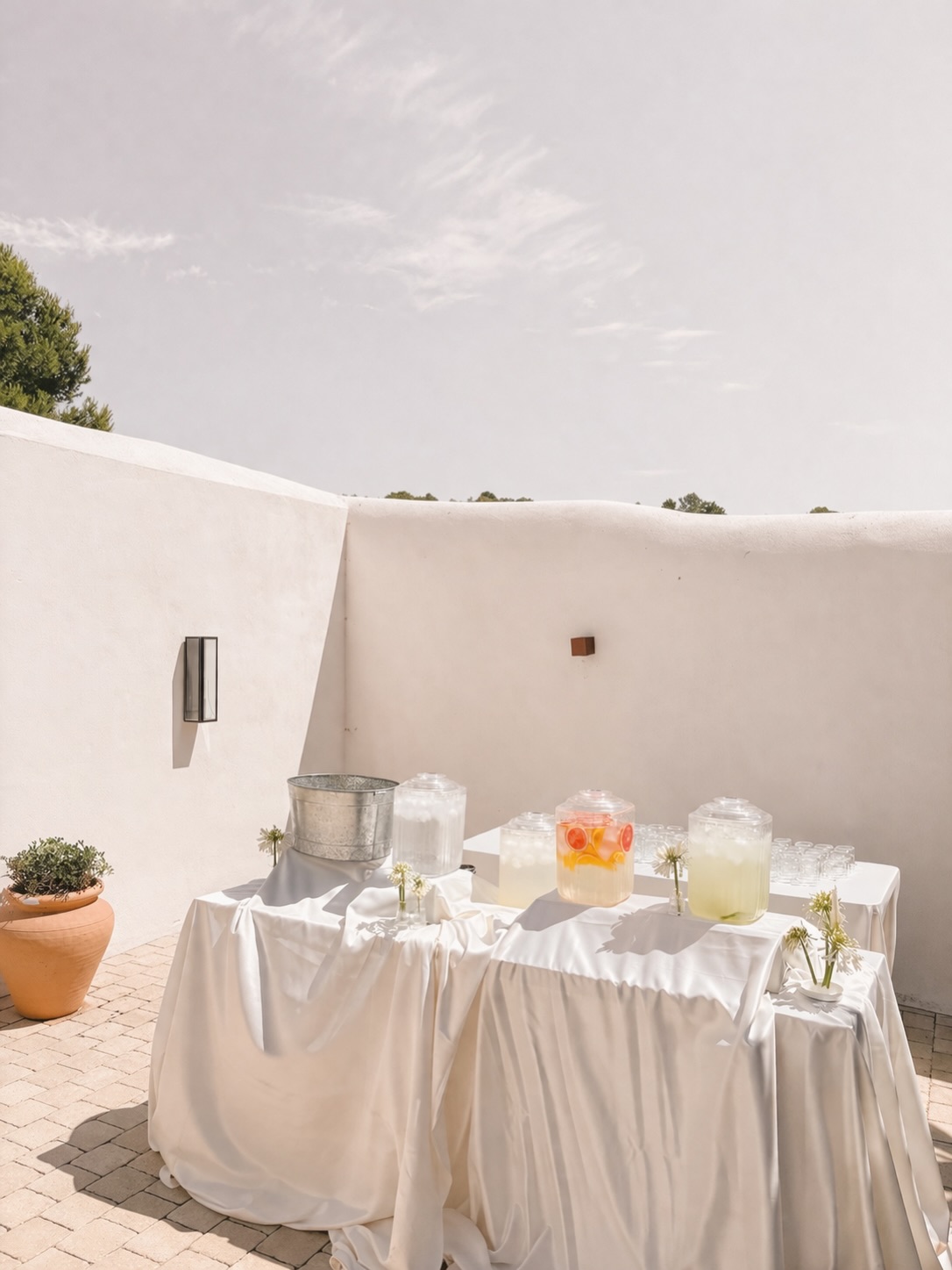 We’ll be setting the tone for your special day ✨
Our team will take care of the welcome drinks before the ceremony, creating a fresh and relaxed atmosphere for guests to enjoy.
A selection of refreshing options — fresh lemonade, flavored water, and mini mojitos — designed to keep everyone cool, hydrated, and ready to celebrate.
A simple, elegant start to a beautiful day 🥂
•
Nos encargamos de dar la bienvenida a vuestro gran día ✨
Nuestro equipo estará a cargo del welcome drinks antes de la ceremonia, creando un ambiente fresco y relajado para los invitados.
Una selección de bebidas refrescantes — limonada natural, aguas saborizadas y mini mojitos — pensadas para hidratar, refrescar y empezar a celebrar.
Un inicio sencillo y elegante para un día inolvidable 🥂
@joyzamoraphoto
@crystaleventsbarcelona
@masia_cabellut
#masiacabellut #masiacabellutweddings #welcomedrinks #sitgescatering sitgeswedding