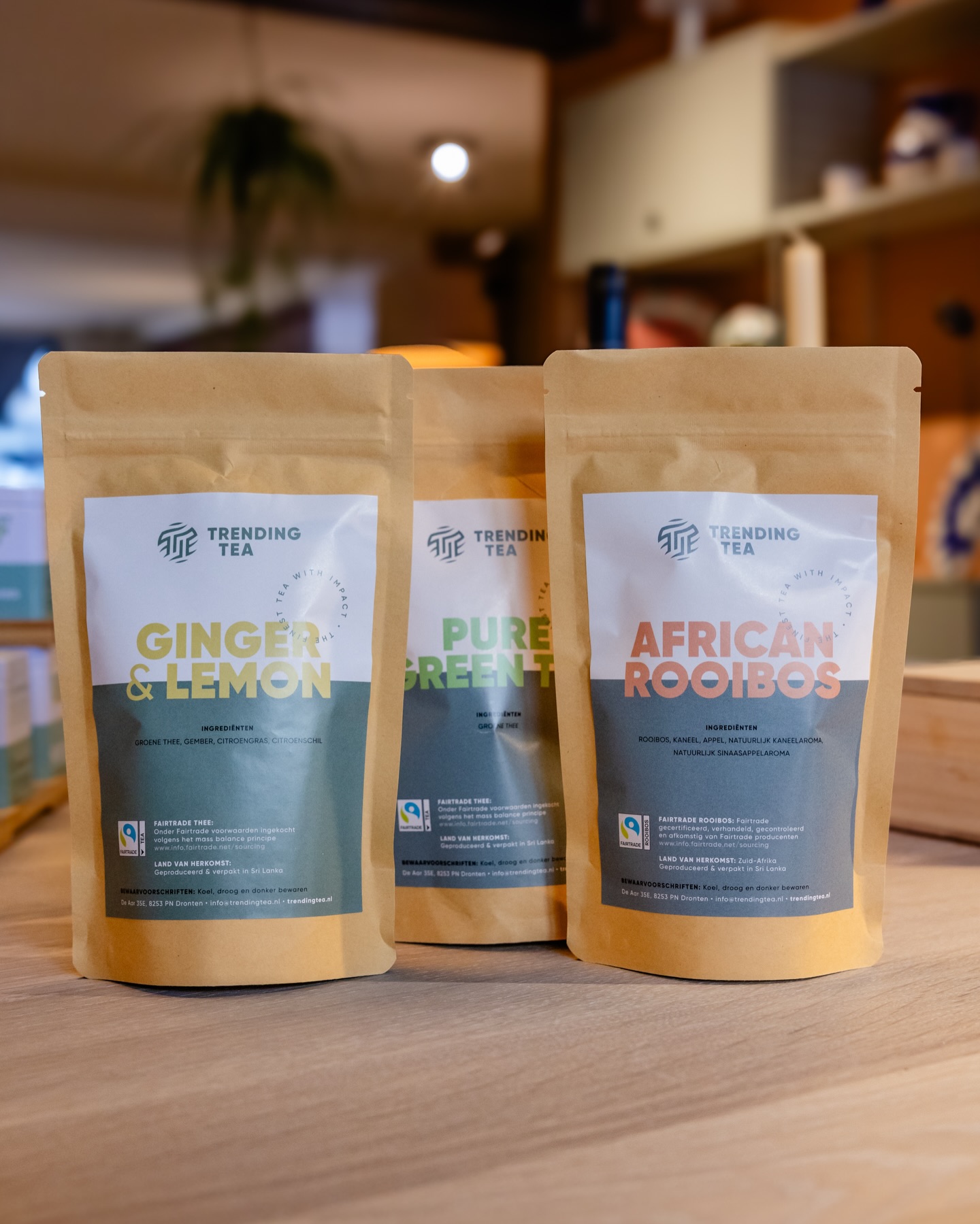 Nieuw bij de woongalerij: 100% eerlijke thee met pure ingrediënten. Trendingtea draagt bij aan een eerlijke prijs voor de boer en het milieu. We zullen deze thee vanaf nu schenken en ook drie heerlijke smaken verkopen.
Vandaag zijn wij geopend van 9 tot 17.30, kom je langs? De thee staat klaar ;)
#trendingtea #woongalerijkortgene #fairtrade #keukeninspiratie #tafelen