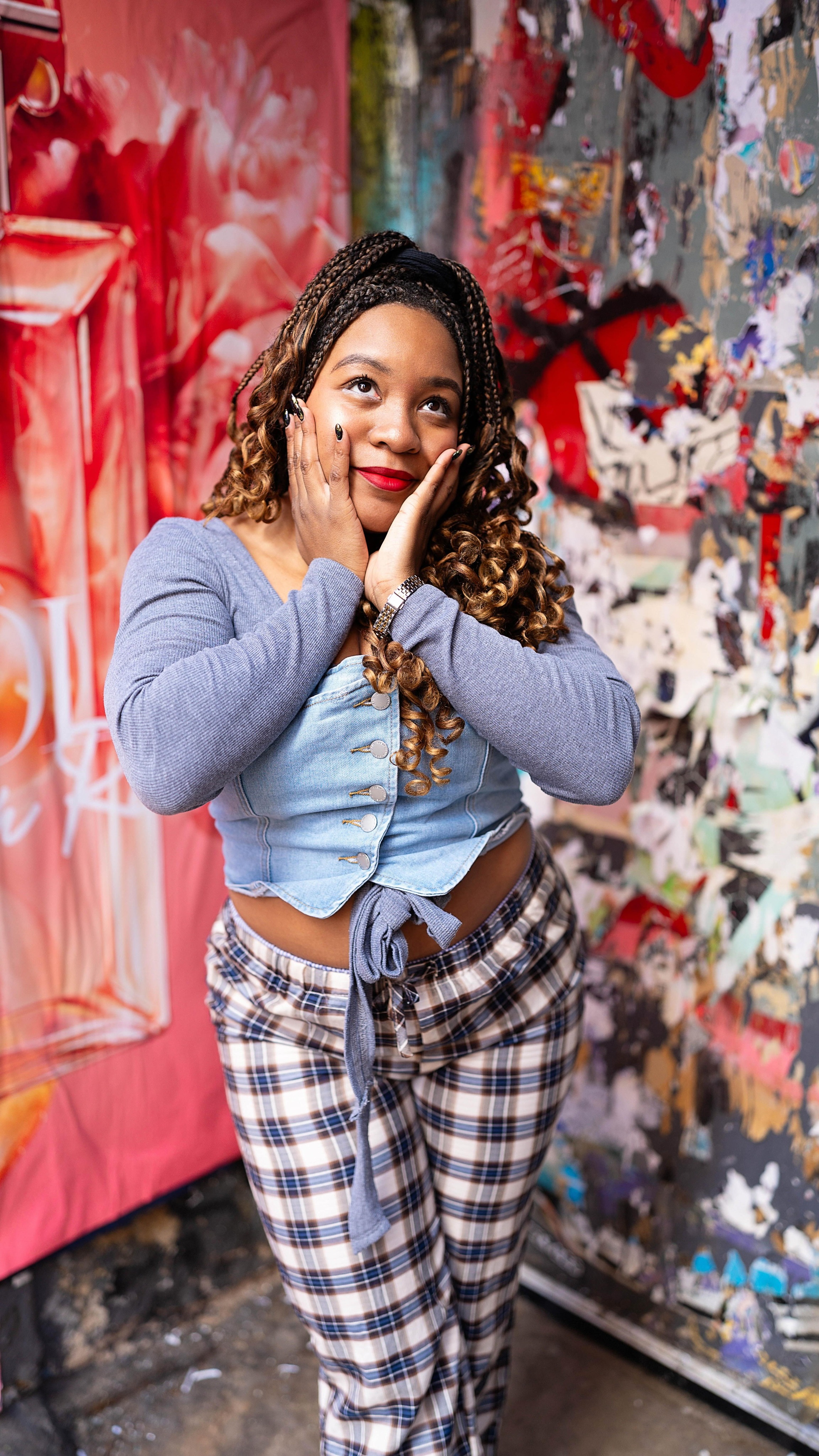 Style didn’t really change for me overnight 💭.
What changed was how I felt in what I wore. 💡
I stopped waiting for the perfect outfit,
and started trusting my instincts.
I stopped dressing for approval,
and started dressing for myself. ✨
That’s when everything felt lighter.
More natural. More me.
Sometimes the real glow-up isn’t new clothes
it’s new confidence.
Have you found your style yet or are you still discovering it?
Thank you @onestopcreatorshop for the space to create and thank you @elle.athina for helping me get my shots 💅🏽teamwork makes the dream work
Outfit from @rainbowshops
#blackgirlstyle #blackfashionista #wearwhatyoulove #confidenceinstyle #nycstyleblogger