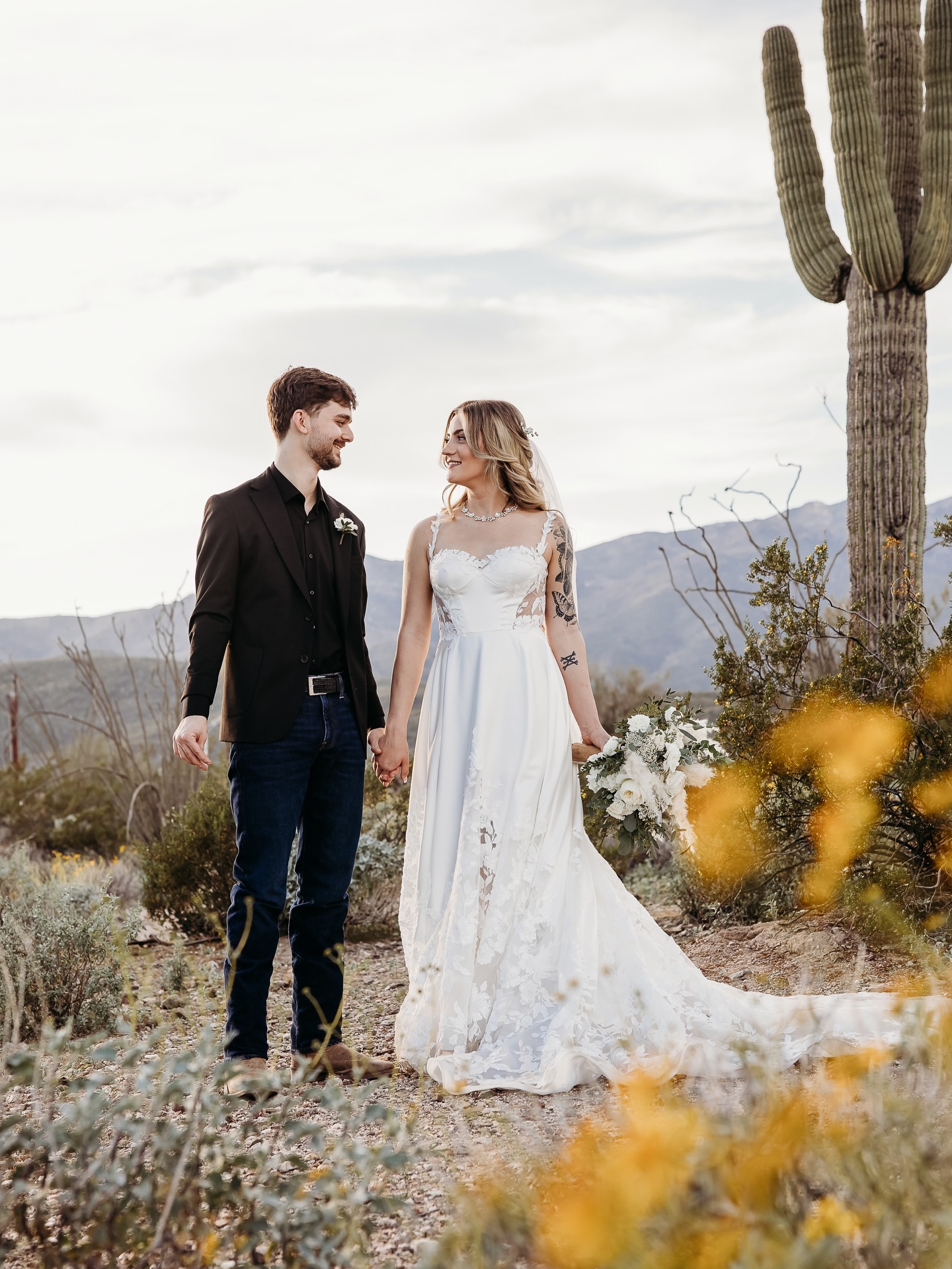 Beautiful Wedding Portraits in the Desert, @thevenueatchilleens offers the most beautiful backdrop 🤍✨
.
.
#weddingphotographer #weddingphotography #weddingphotographers #weddingphotos #weddingday
