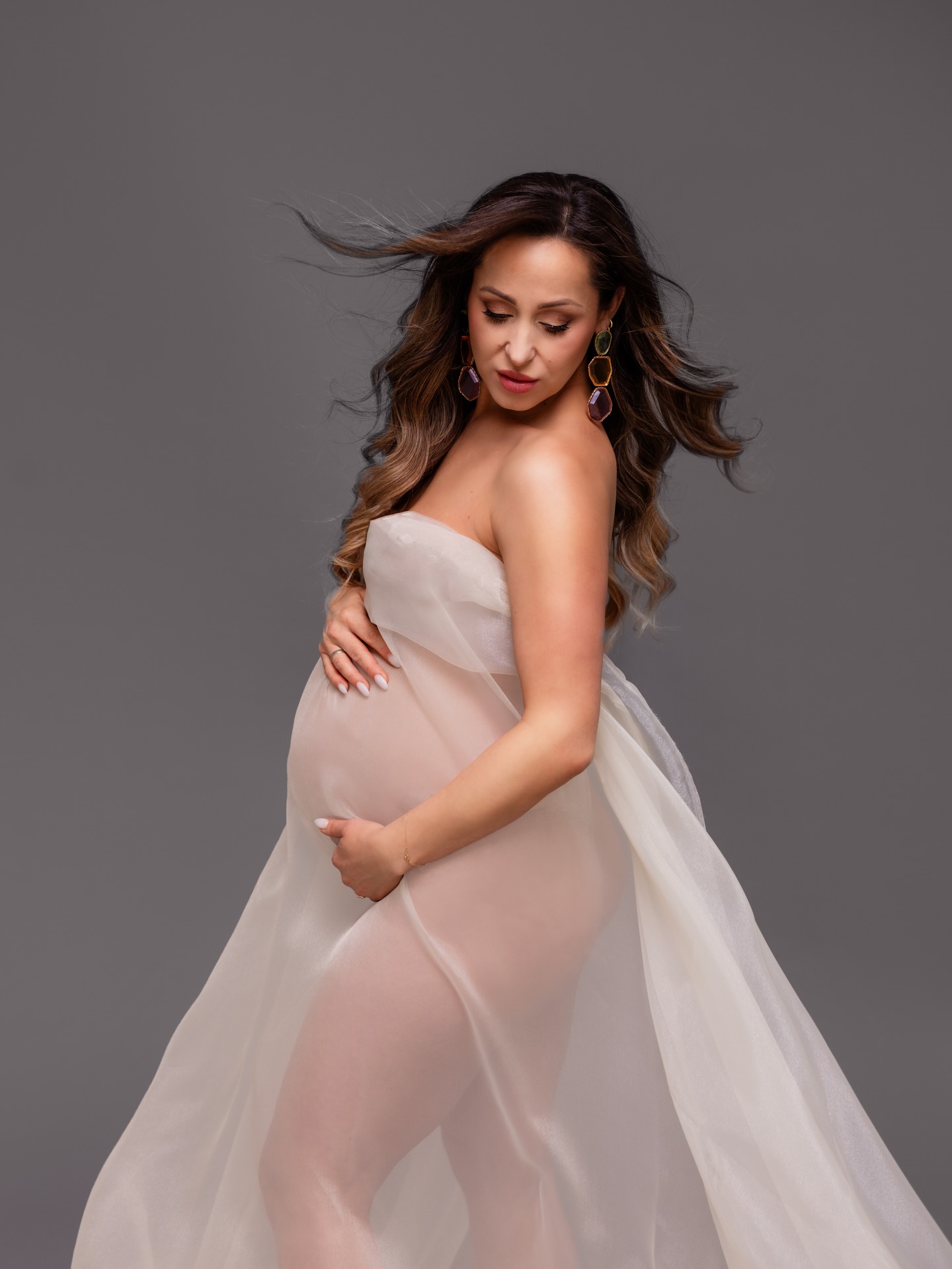 Kobiecość w najczystszej formie.
Siła, delikatność i piękno, które nie potrzebuje słów.
To nie tylko sesja…
to zatrzymanie chwili, która już nigdy się nie powtórzy 🤍
• oczekiwanie • magia chwili • kobiecość • delikatność • siła • piękno • bliskość • miłość od pierwszego oddechu • czas dla siebie • zatrzymane emocje • wyjątkowy moment • przyszłość pod sercem • najpiękniejsza rola
#sesjaciazowawroclaw #sesjakobiecawrocław #fotografwroclaw #sesjazdjeciowawroclaw #fotografiaciazowa