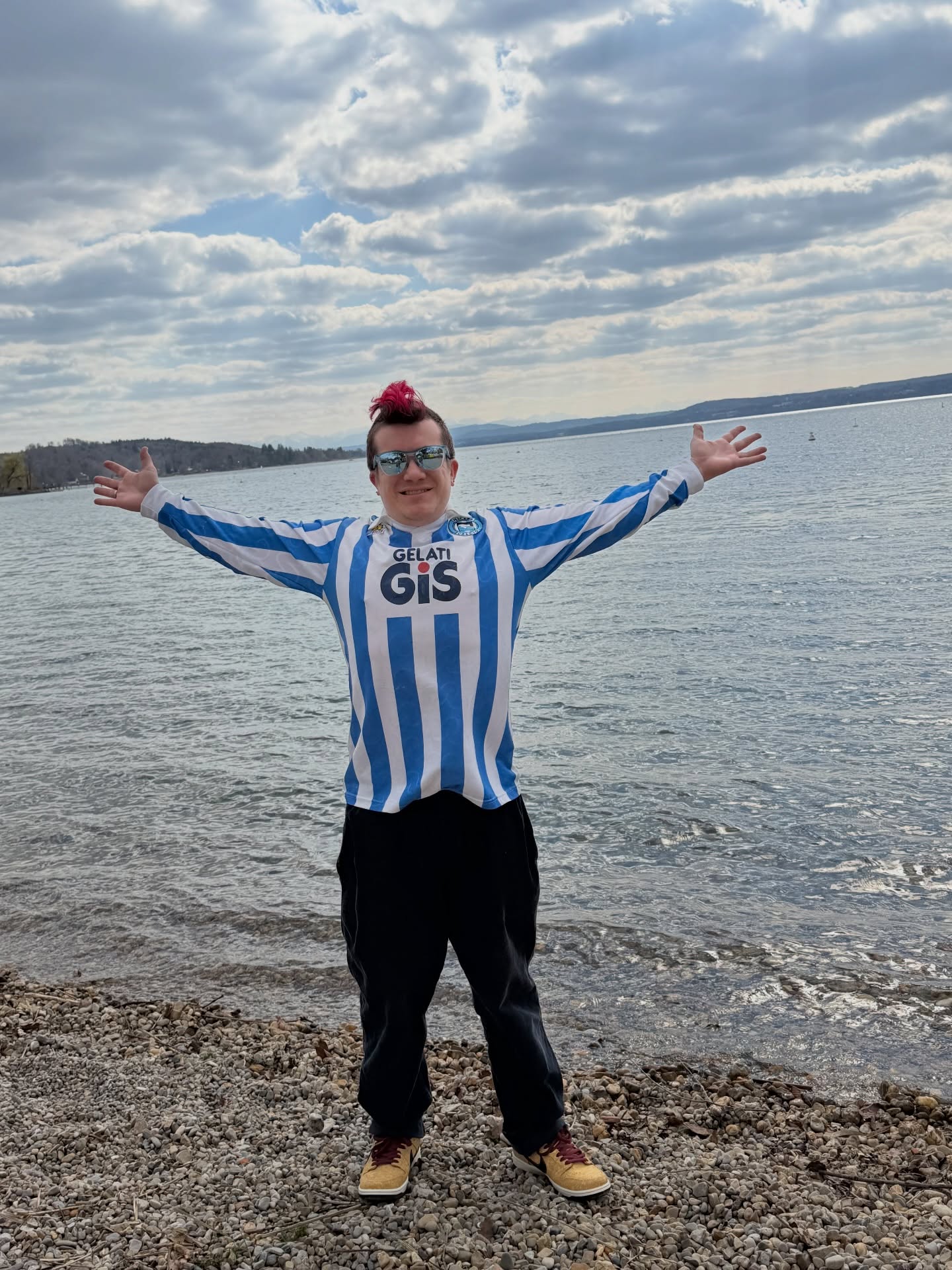 Delfino Pescara 1936: 1993-1995 Home by Pienne
My number one shirt of all time!
Where to start.. for me, I just love everything 🤍💙
The bright couples are fantastic
I love the Worm logo.. this is then embossed through the fabric! It’s such a weird logo that I instantly was drawn to it
The crest is superb! I love these old embroidered crests that are then sewn or glued on afterwards, it means that you can have a really detailed crest without the fabric shrinking around it over time.. it also means that it doesn’t rub when you wear it
The soft open collar is great! For me it’s the perfect design
It’s a shame Pienne does not exist anymore, I can’t really find any information on the brand, they seem to have been an exclusive 90s brand which makes it even more special
Delfino Pescara 1936 are predominantly a Serie B or C side, although they have actually had 7 seasons in Serie A
Located in the central east side of Italy in Abruzzo, a team that’s had some really interesting kits over the years
It’s absolutely a stadium and club that I haven’t visit!
Overall score: 10/10 This is actually my favourite shirt of all time
Let me know what you think 🤔
#pescara #calcio #maglia #football #footballshirt