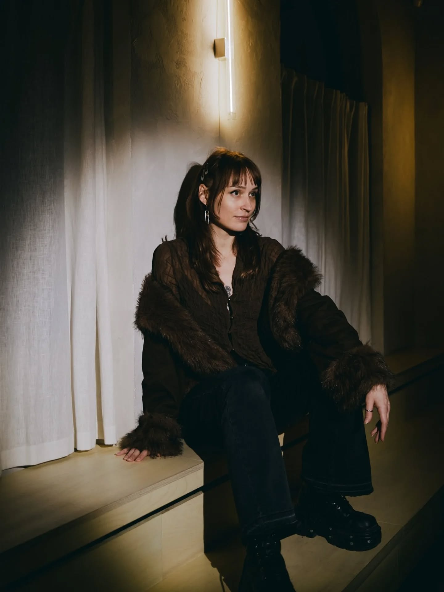 Some of the main heroes of the upcoming @komikswarehouse this Sunday at the racecourse in Chuchle 🏇
Plus a few photos from the last Komiks with Flowdan, can't wait to see what this one's gonna bring!
This time I will not be only dancing around with my camera, but I'm going to share the decks with some amazing DJs and I'm really really looking forward to bring some sexy beats to the terrace stage ☀️
See you there!