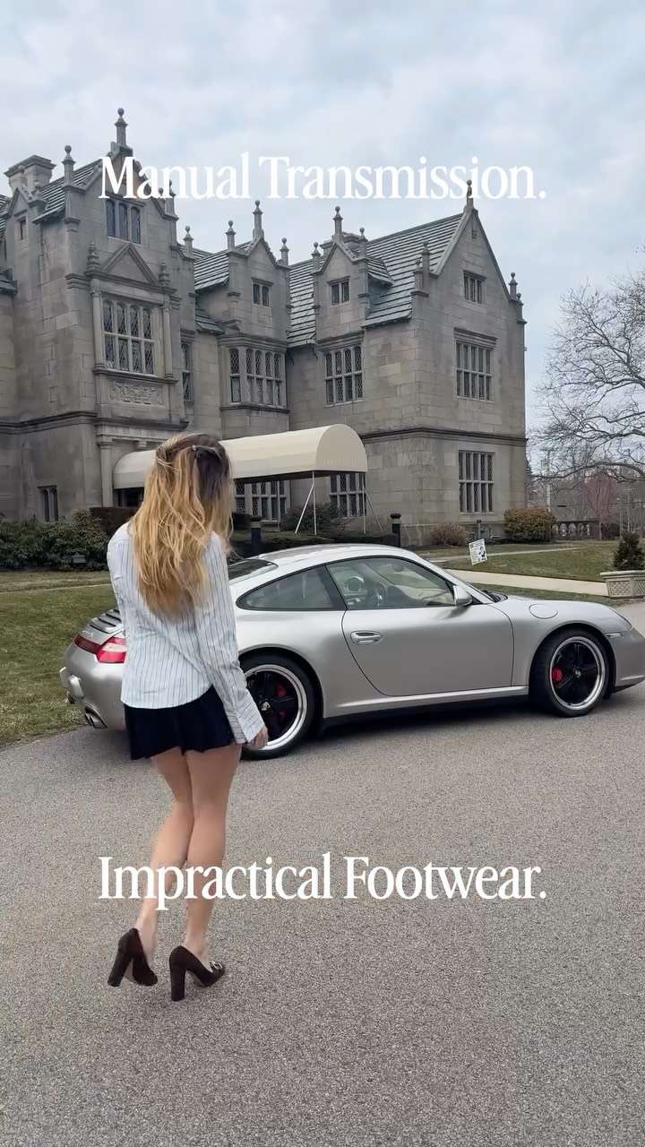 Manual Transmission. Impractical Footwear.
🎥 Ep.8 Vintage Gucci
Sometimes your shoes and car need to be from the same era.
Subscribe for behind the scenes.
#cargram #porsche #shoes #feet #fashiongram