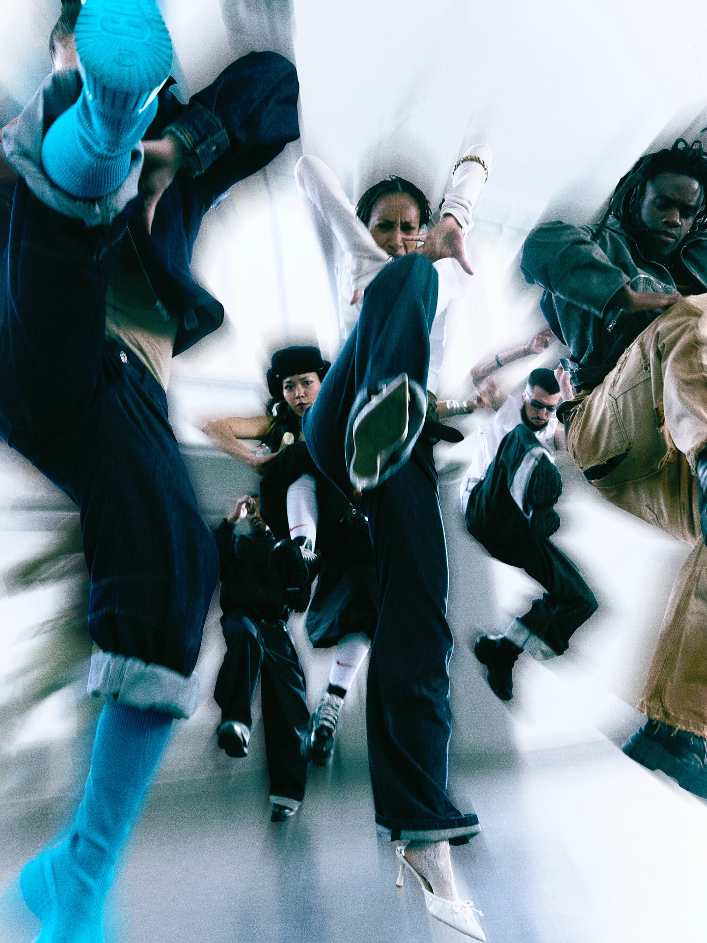 MOTION
@mazelfreten x @demain.retro
Photographe : @alexandre_cozy
Assistant : @ouverture8
Styliste : @doptimiste
Assistante : @iseeglo
Production : @carlinepop