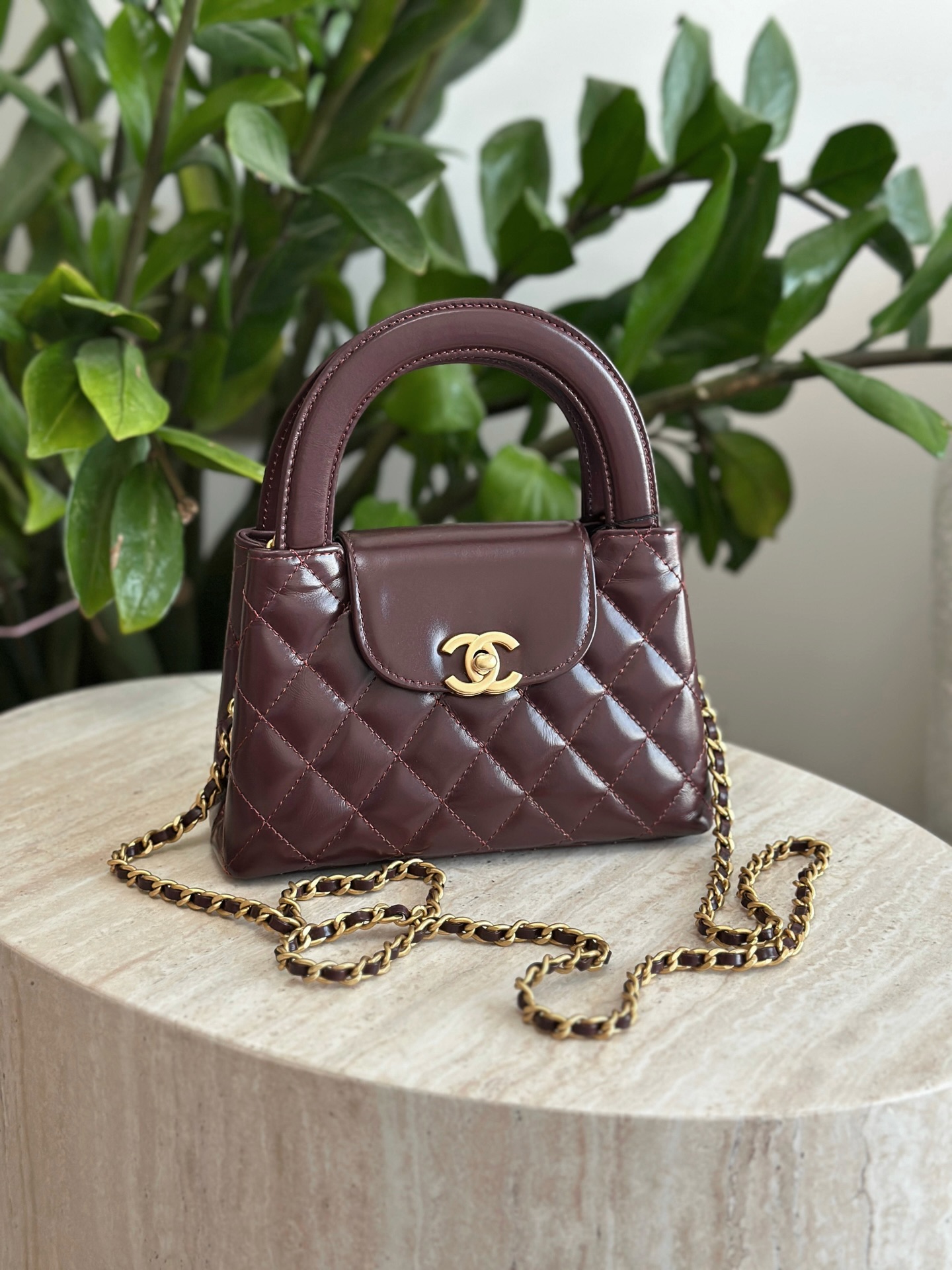 Everyone should have it 😍
1500 AED
Available in many colors ✨
You’ll fall in love with it
Shop now at www.amirashop.net