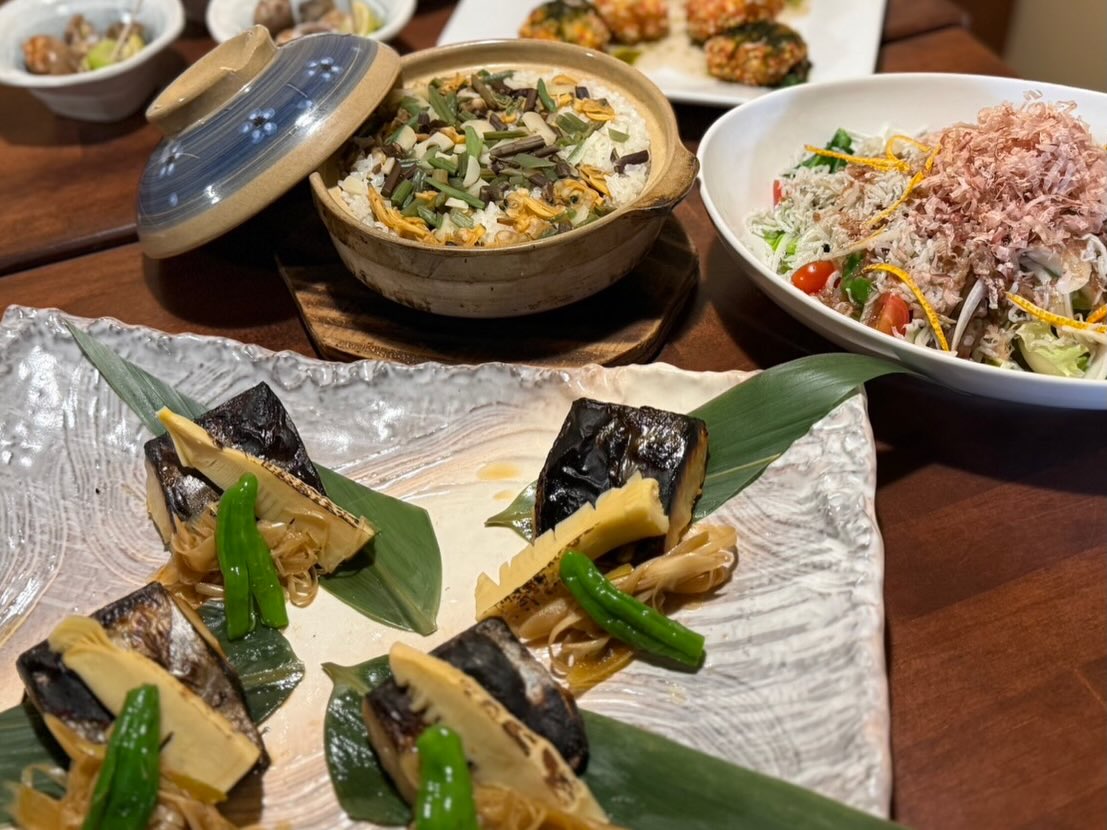 赤目のコース料理が春🌸ver.へ!!!
写真はコースの一部です!
旬の食材を使った料理をお届けします😌
コース料理は4名様〜承っております🙏
詳しいことはお気軽にご連絡ください❗️
ぜひ!ご予約お待ちしております🎶🎶🎶
公式LINE⇒@akame
#赤目#長崎
#長崎市#思案橋#銅座長崎観光長崎グルメ長崎ランチ食べログ長崎名物ながさーちまちねた長崎居酒屋長崎グルメ長崎イーツ長崎まちねた肉長崎鉄板鉄板料理居酒屋長崎酒赤目나가사키여행나가사키관광나가사키맛집나가사키철판구이나가사키야키니쿠나가사키이자카야나가사키와규
...................................................
ながさき鉄板 赤目 〒850-0841
長崎県長崎市銅座町9-17
銅座ツデイビル1F&2F
TEL 095-826-3777
居酒屋
17:30~23:00(Lo 22:30)
定休日なし
..................................................