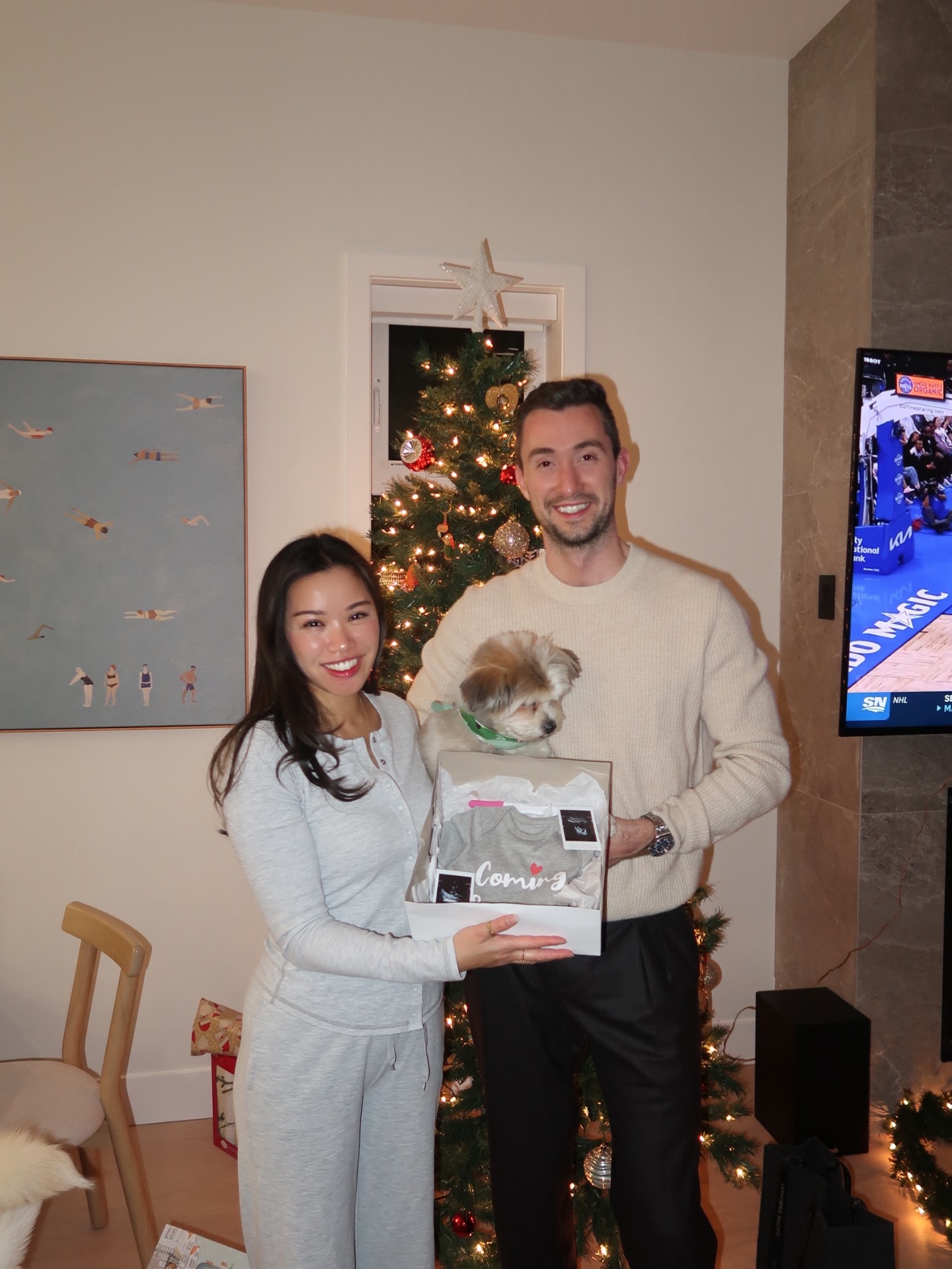 We found out just one week before our trip to Spain and Portugal ๐ฅน๐คโhonestly, the best timing, because it kept my mind busy through all the emotions (and fears) that come with the first trimester.
Getting to share the news over the holidays with our closest friends and family made it even more special ๐คญ๐
And yesโฆ I found out while Jordan was at work, so I got to surprise him too ๐ฅฐ
Looking back at these moments still brings tears to my eyes. Thereโs so much you carry through pregnancy, and Iโm endlessly grateful for Jordanโs support and the incredible community surrounding us ๐ฅน๐๐ผ