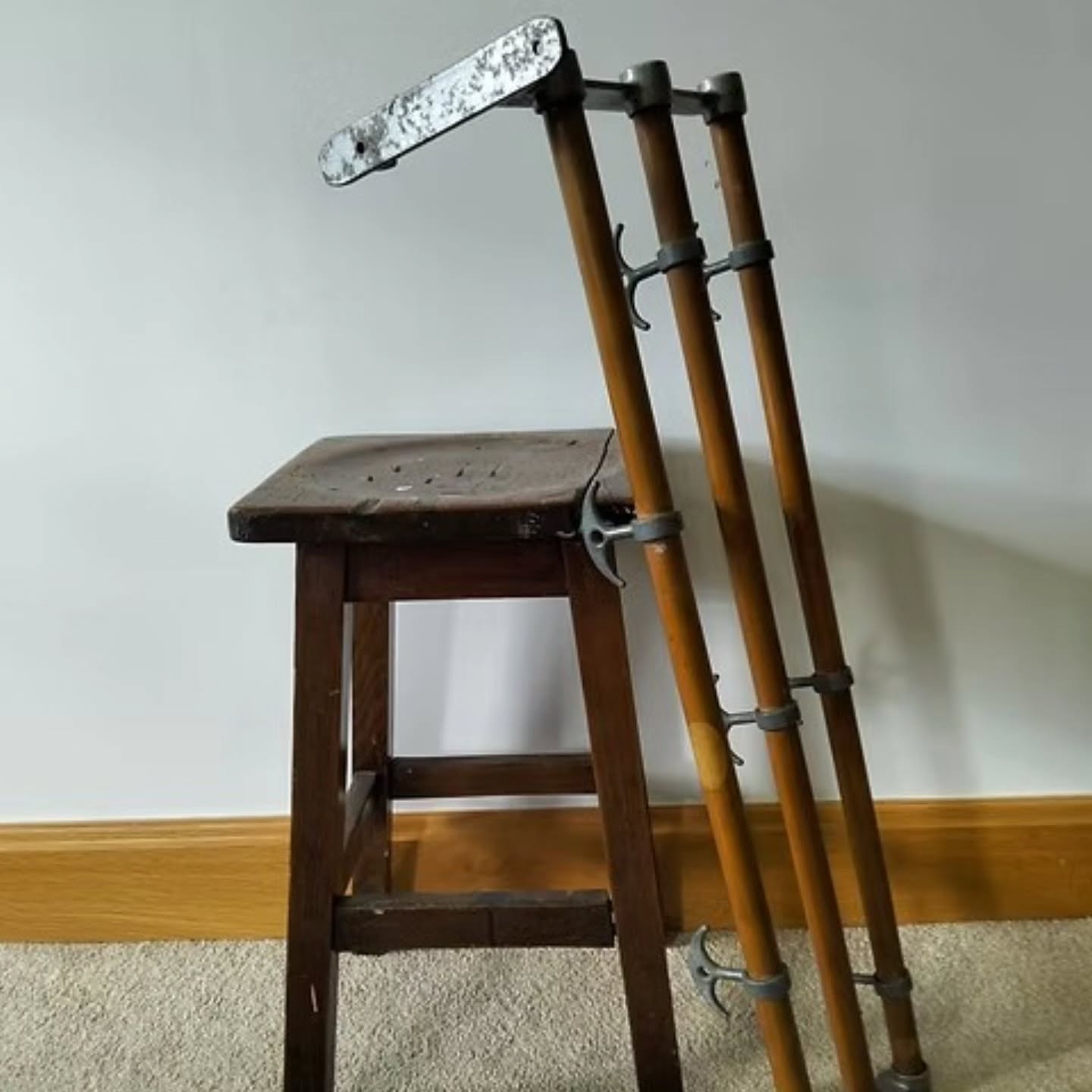 Vintage mid century Una Rak wall hanging clothes rack ( gentlemens valet ) | https://share.google/Xmg6o5jBHnr9ZXF7y #stufftoyouandme