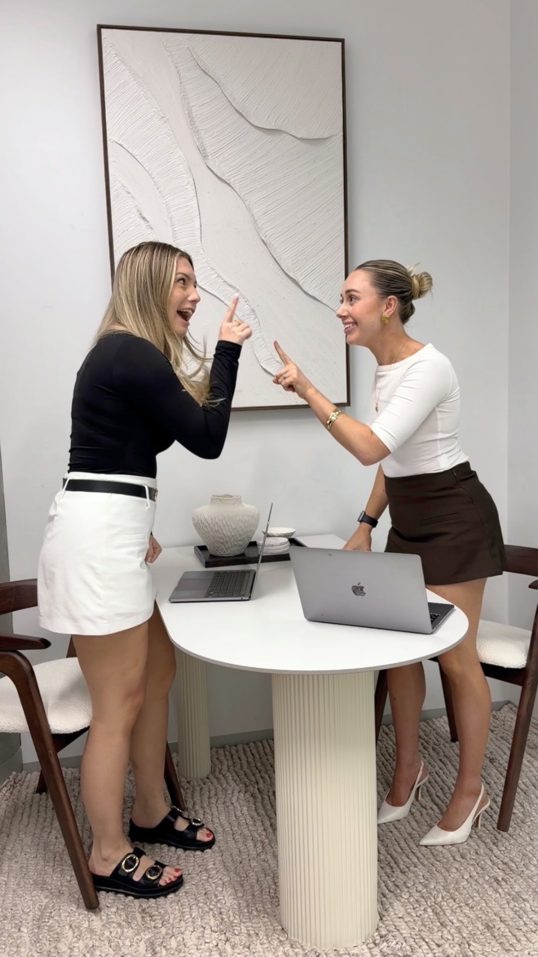 Can you tell we both grew up with sisters? 🤭
Three days together in the office this week has got us like... just kidding, this is definitelty not our chosen conflict resolution style if you can’t tell 😂
Tag your work sibling 🤎