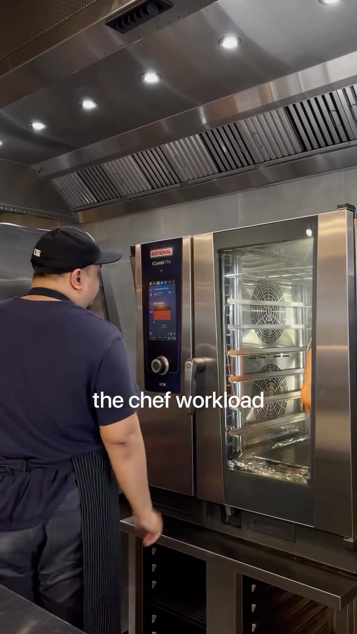 Most kitchens think they need multiple equipment to handle different tasks.
In reality, they don’t.
With iCombi Pro, one system can handle steaming, roasting, baking, grilling, and more—all with precise control and consistent results. It reduces the need for multiple machines, saves space, and simplifies kitchen operations without compromising output.
Less equipment.
More capability.
That’s how modern professional kitchens operate.
#Keisi #Rational #iCombiPro #CommercialKitchen #KitchenEfficiency