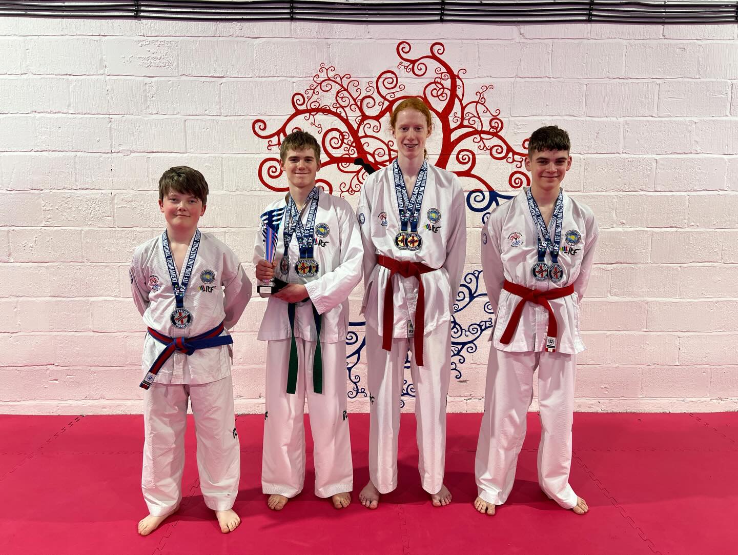 Outstanding results for Team WMA at the ITF England National Championships.
A small team. Big performances.
🥇🥇🥈 Theo Farmer – Best Overall Student
🥇 Oscar Farmer (Sparring) + 🥈 Special Technique
🥇 Sebastian Hodgetts (Sparring) + 🥉 Patterns
🥈🥈 Ben Starkey (Patterns & Sparring)
🥈 Flynn Lane-Griffin (Sparring)
4th Felix Hodgetts (Patterns & Sparring)
Every athlete stepped up.
This is what proper coaching looks like—developing well-rounded martial artists across sparring, patterns, and special technique.
Not just participation. Performance.
If you want your child to build real confidence, discipline, and skill—this is where it starts.
👉 Book your trial now:
www.worcestershiremartialarts.co.uk/trials
First month £20 | FREE uniform when you join
📍 Unit 3, Checketts Lane Trading Estate, Worcester, WR3 7JW
#TeamWMA #WorcesterMartialArts #TaekwondoUK