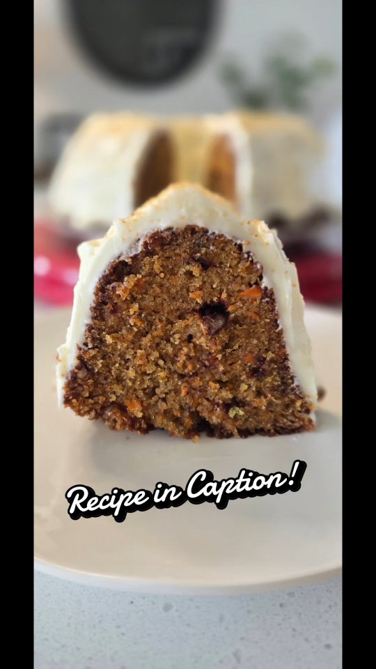 I made you look… 🥕
and now we’re emotionally attached to a carrot cake
sweet • spicy • slightly unhinged
Ingredients:
2 ½ cups flour
1 cup sugar
1 cup brown sugar
1 ½ tsp baking soda
1 tsp baking powder
1 tsp salt
2 tsp cinnamon
½ tsp nutmeg
1 cup oil
½ cup melted butter
4 eggs
1 tbsp vanilla
3 cups carrots
optional nuts
#bakingtime #carrotcake #fromscratch #cozychaos #womenwhobake